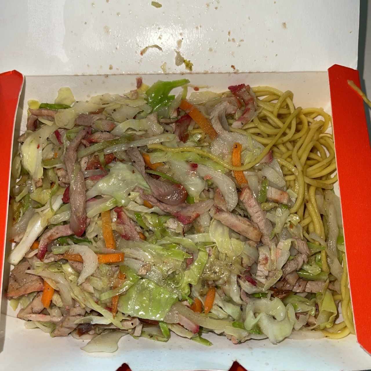 Chow mein puerco