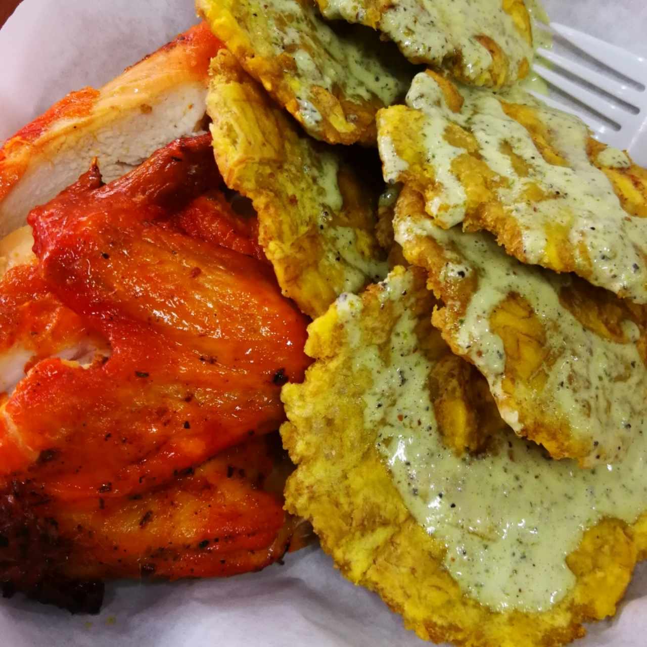 pollo con patacones