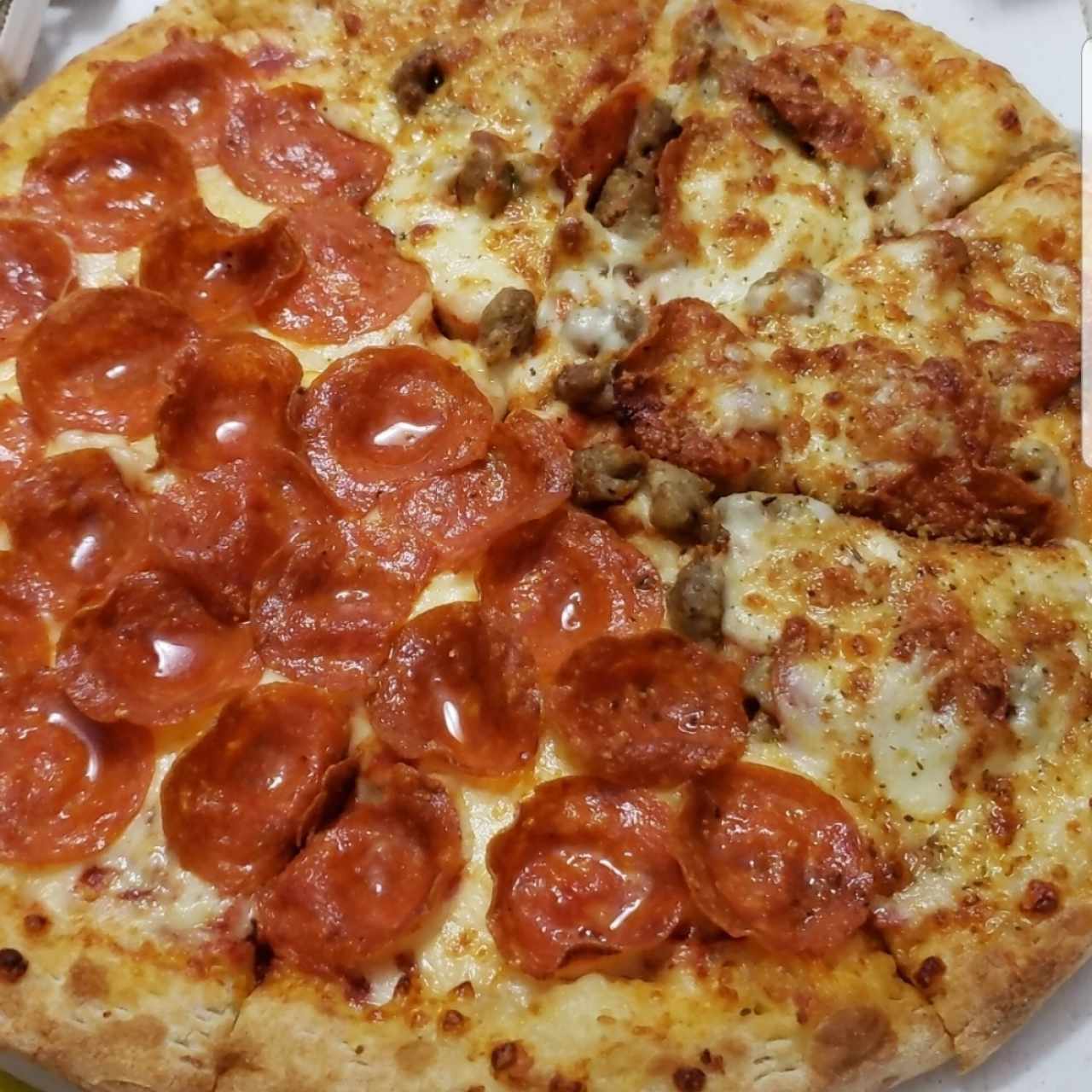 pepperoni con the meats