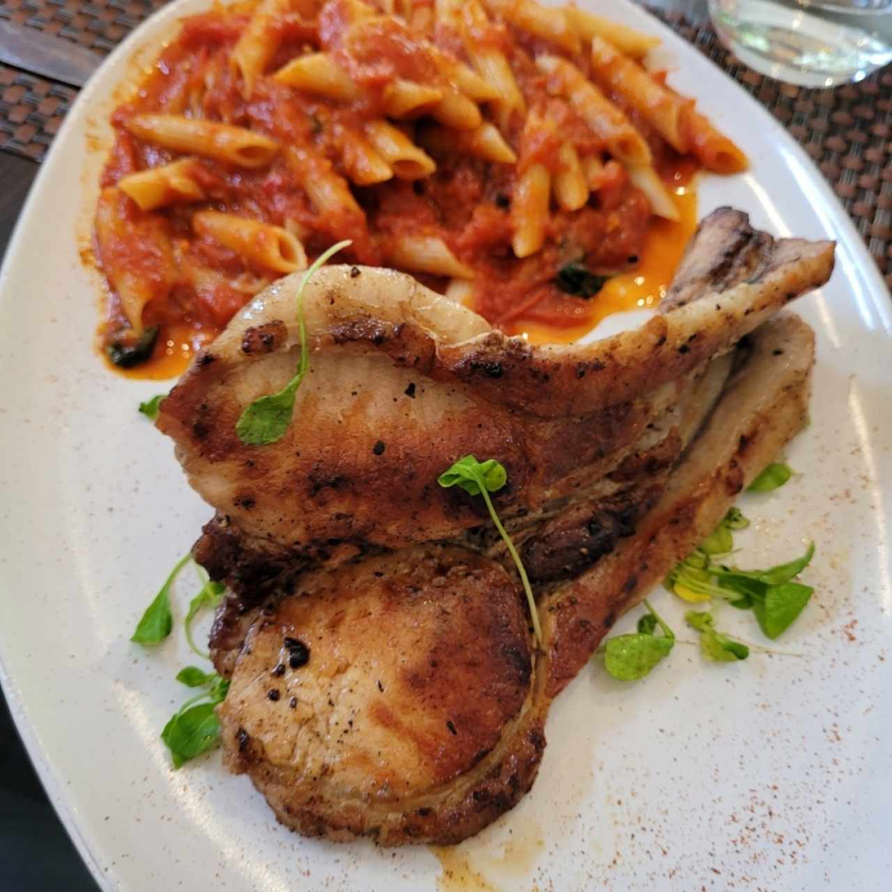 Chuleta de Cerdo al Carbón penne 