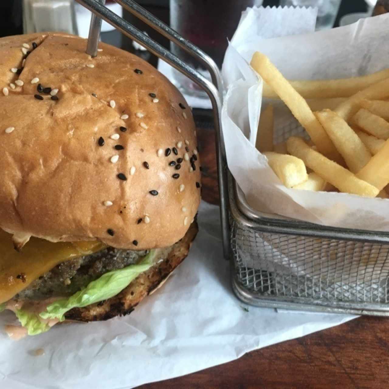 Hamburguesas - Nuestra cheese burger