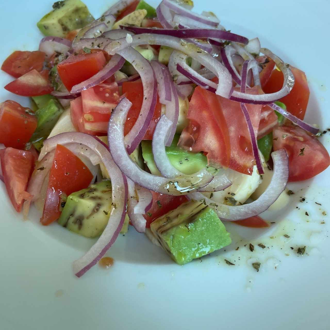 Ensalada de palmito, aguacate, cebolla y tomate 