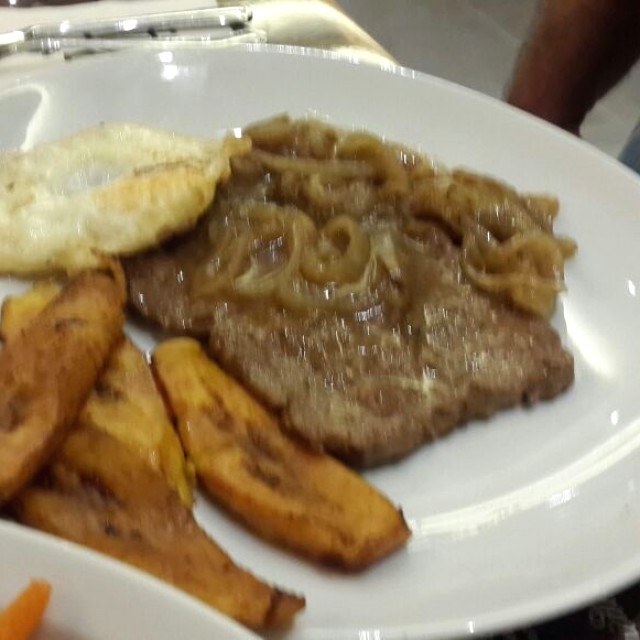 Steak a la Cubana