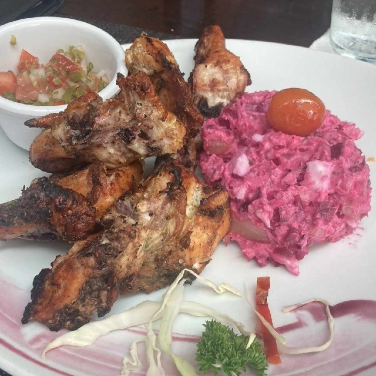 Pollo con ensalada de feria