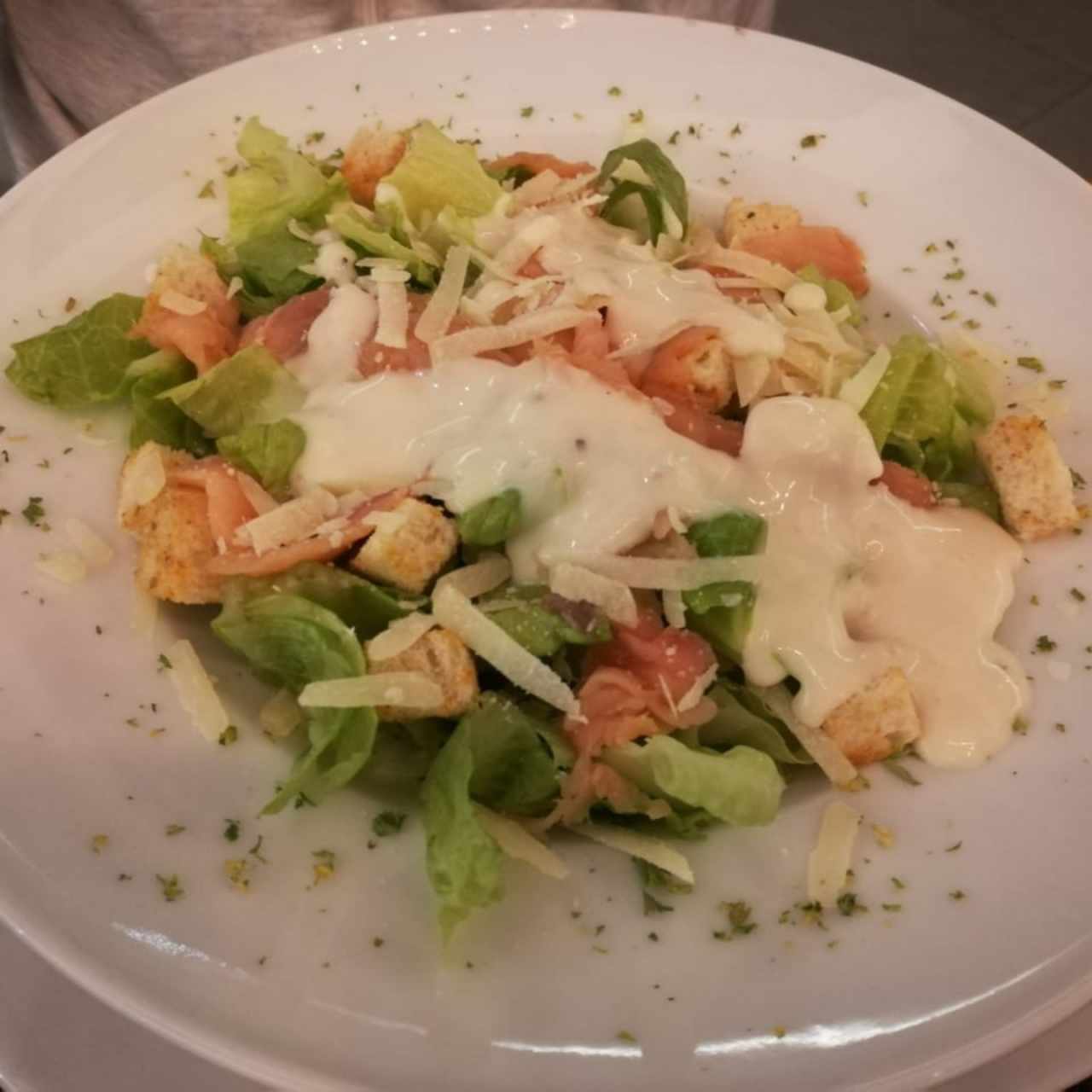 Ensalada césar con salmón