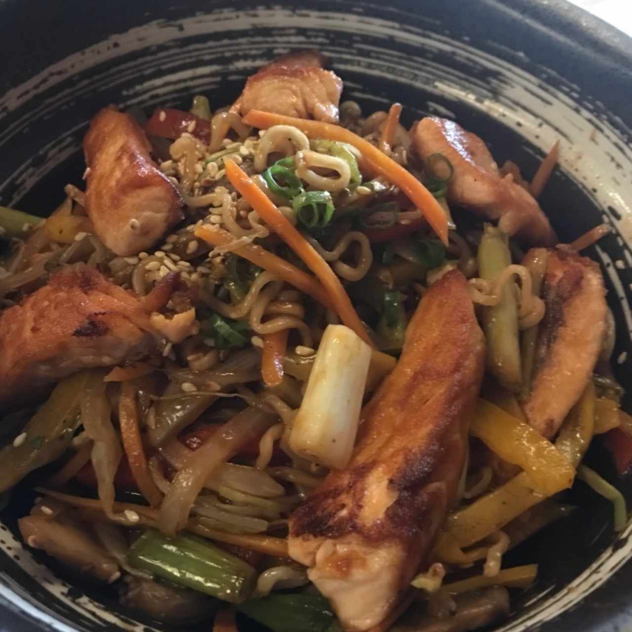 Wok de vegetales con Salmón