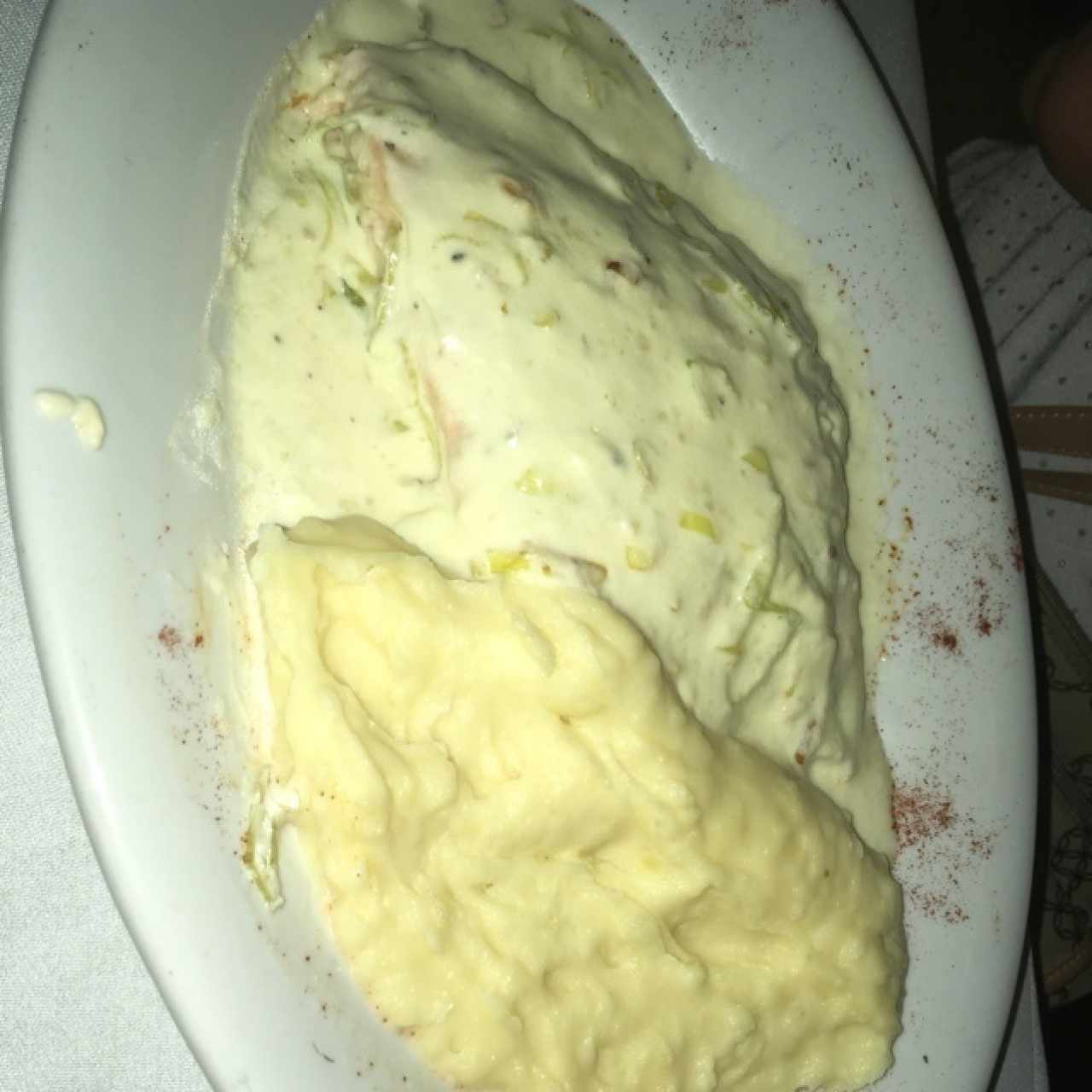 salmón con crema y puré