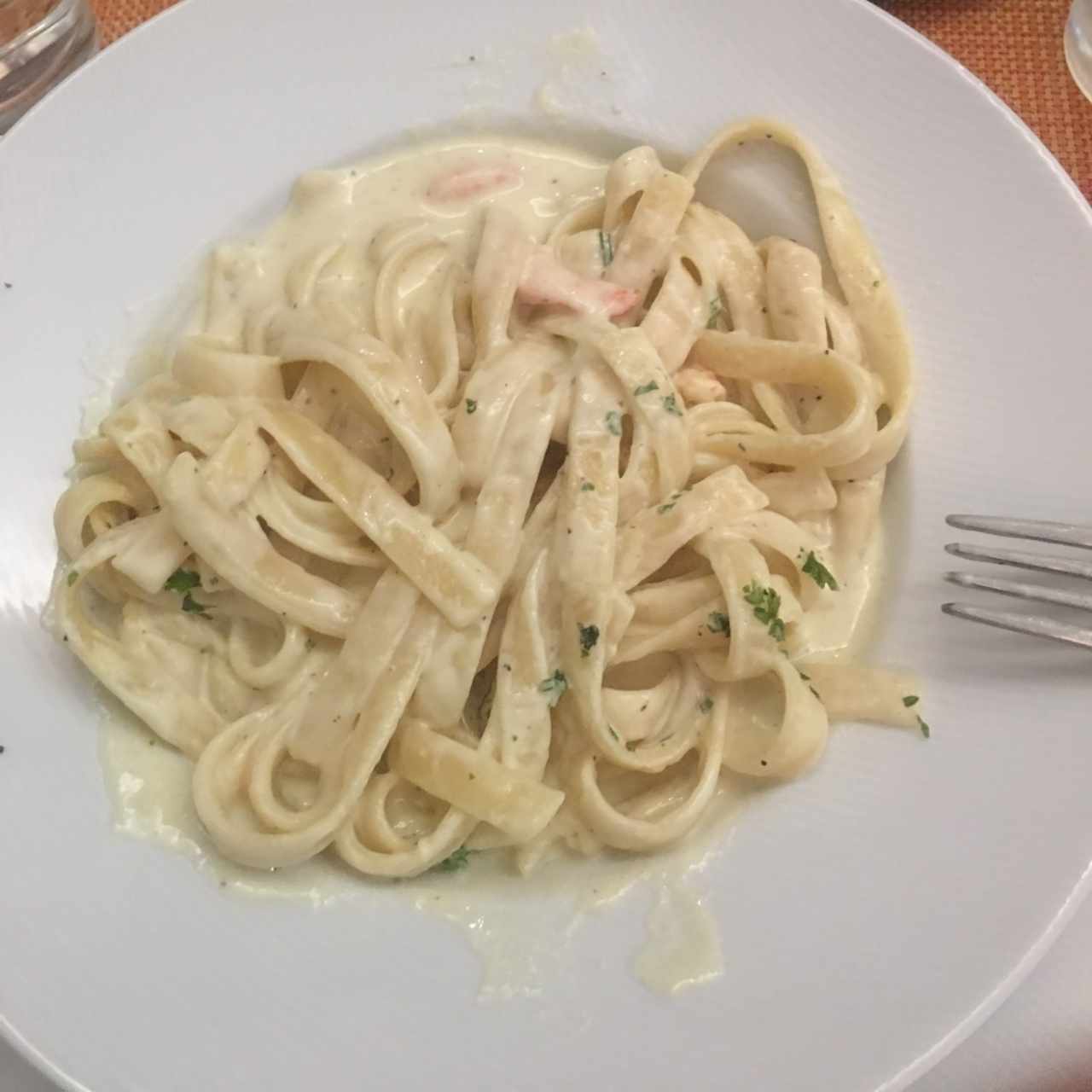 Alfredo con pollo/ Camarones. 13.50-14.50