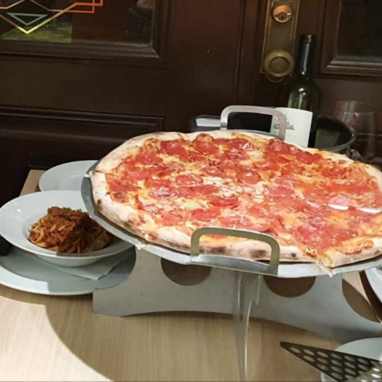 pasta bolognesa y pizza pepperoni