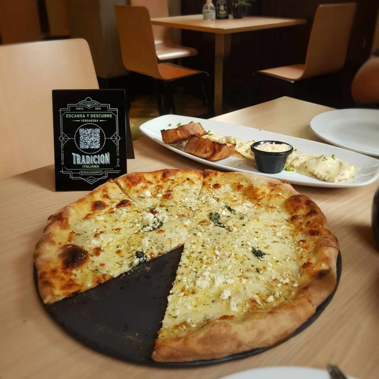 Ravioli y Pizza 4 quesos 