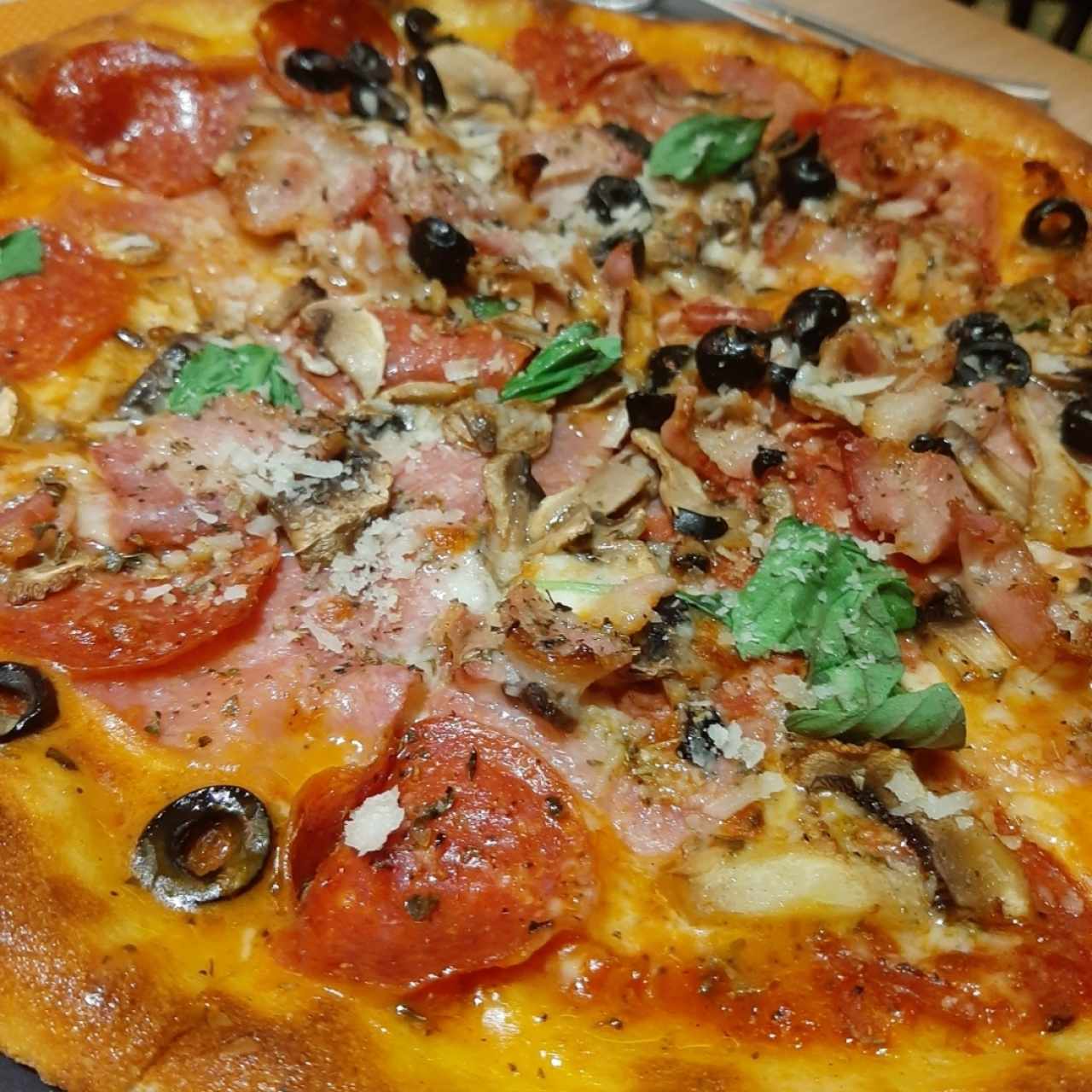 Pizzas Especiales 12" 18" - Don Tomasino 14$ - 26.50$