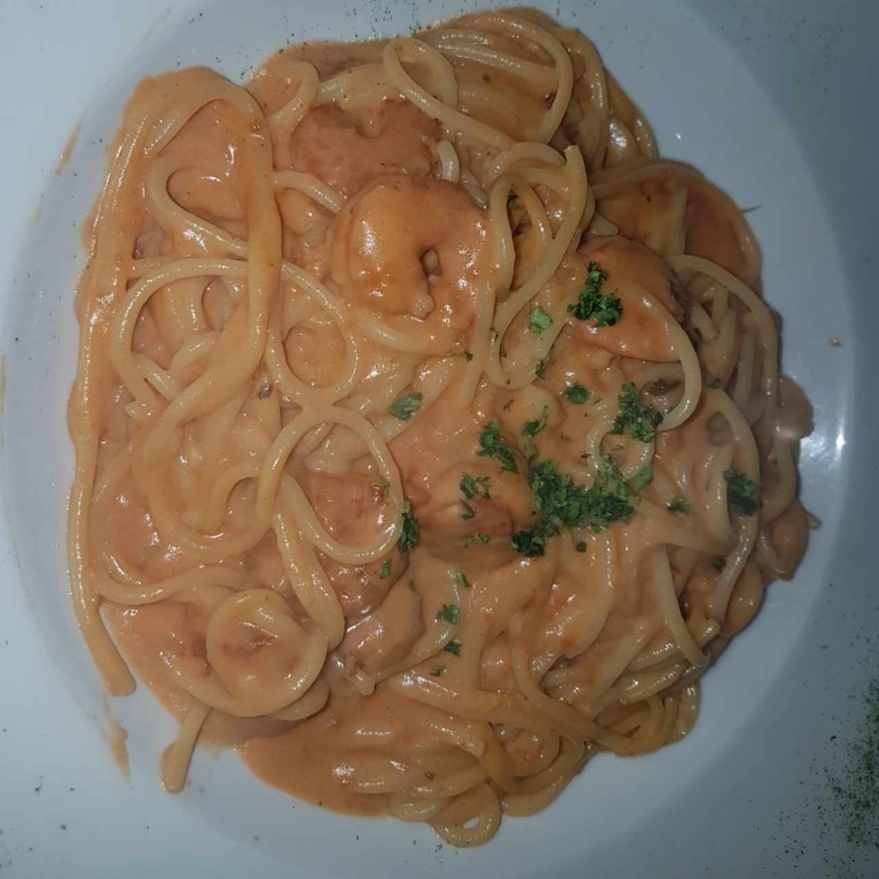 spaghetti a la marsellesa con camarones