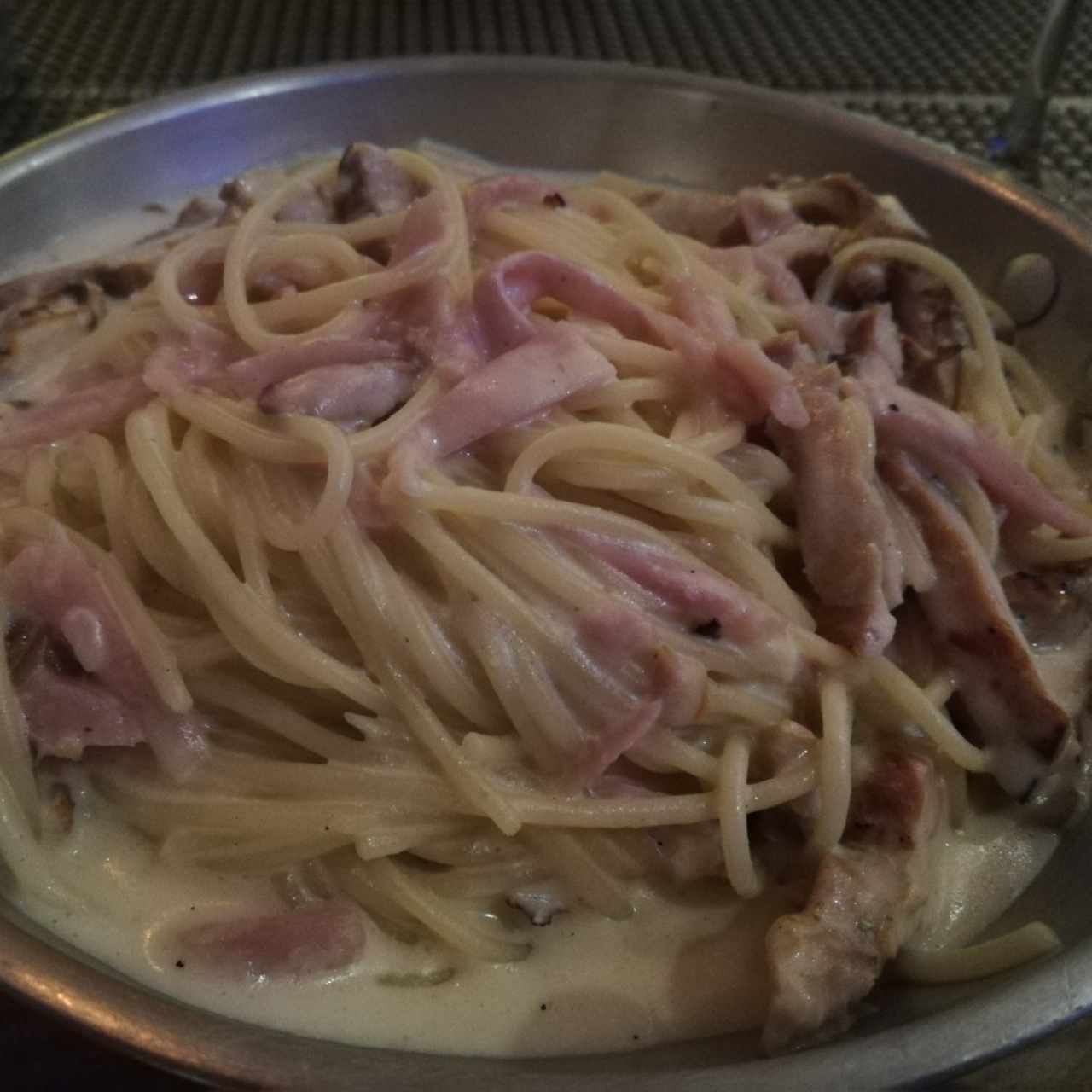 Pasta alfredo con pollo