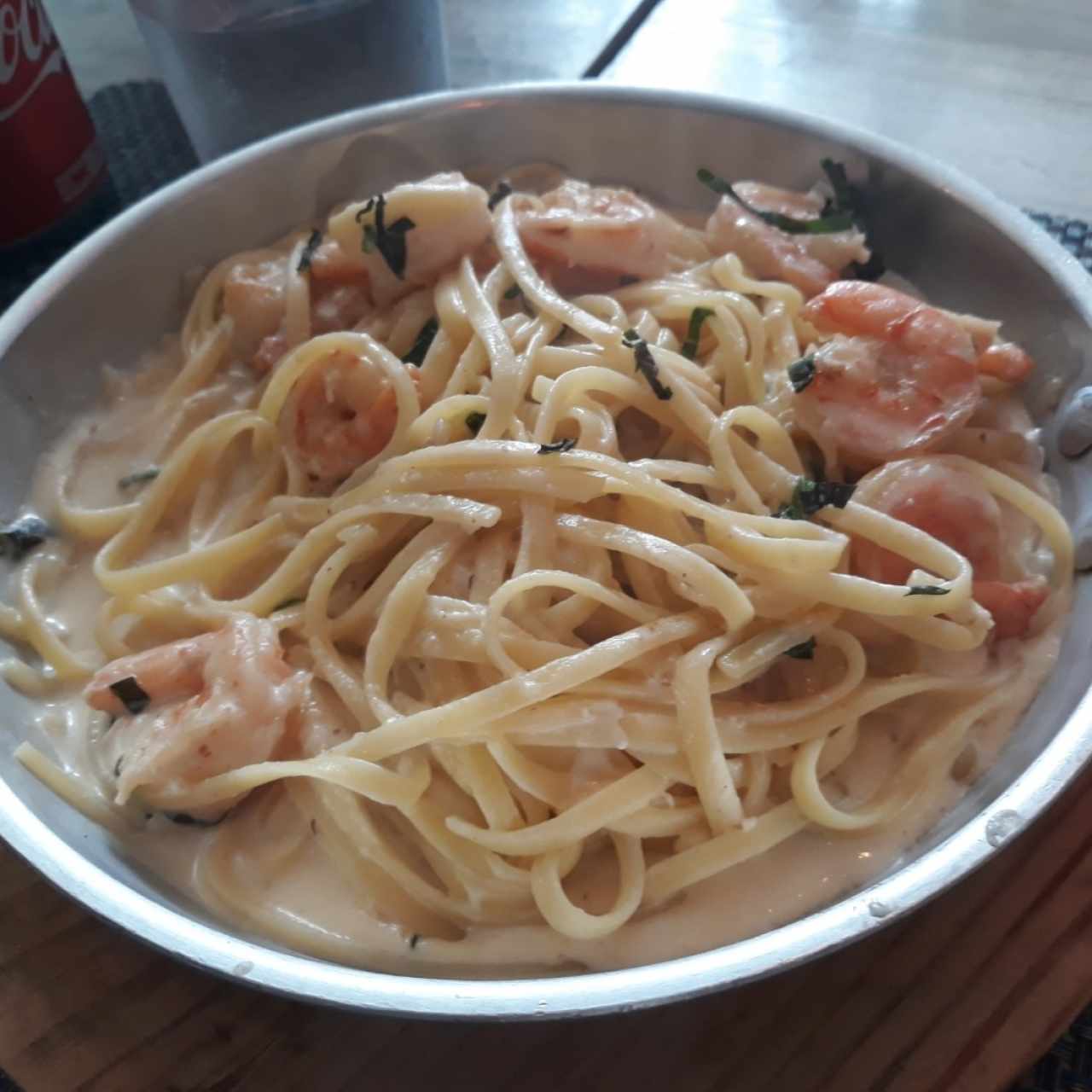 Linguini con camarones 