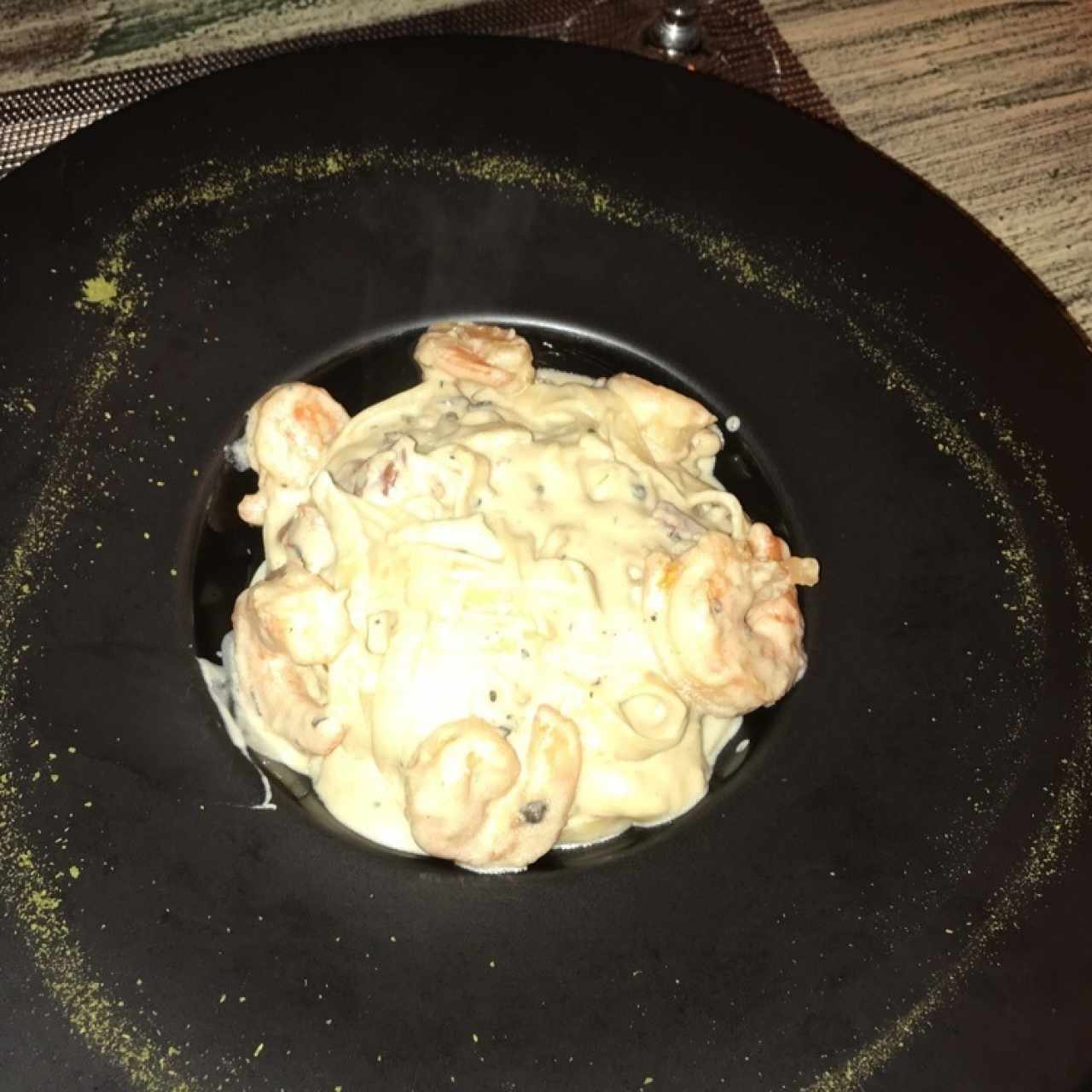 fetuccini strega con camarones