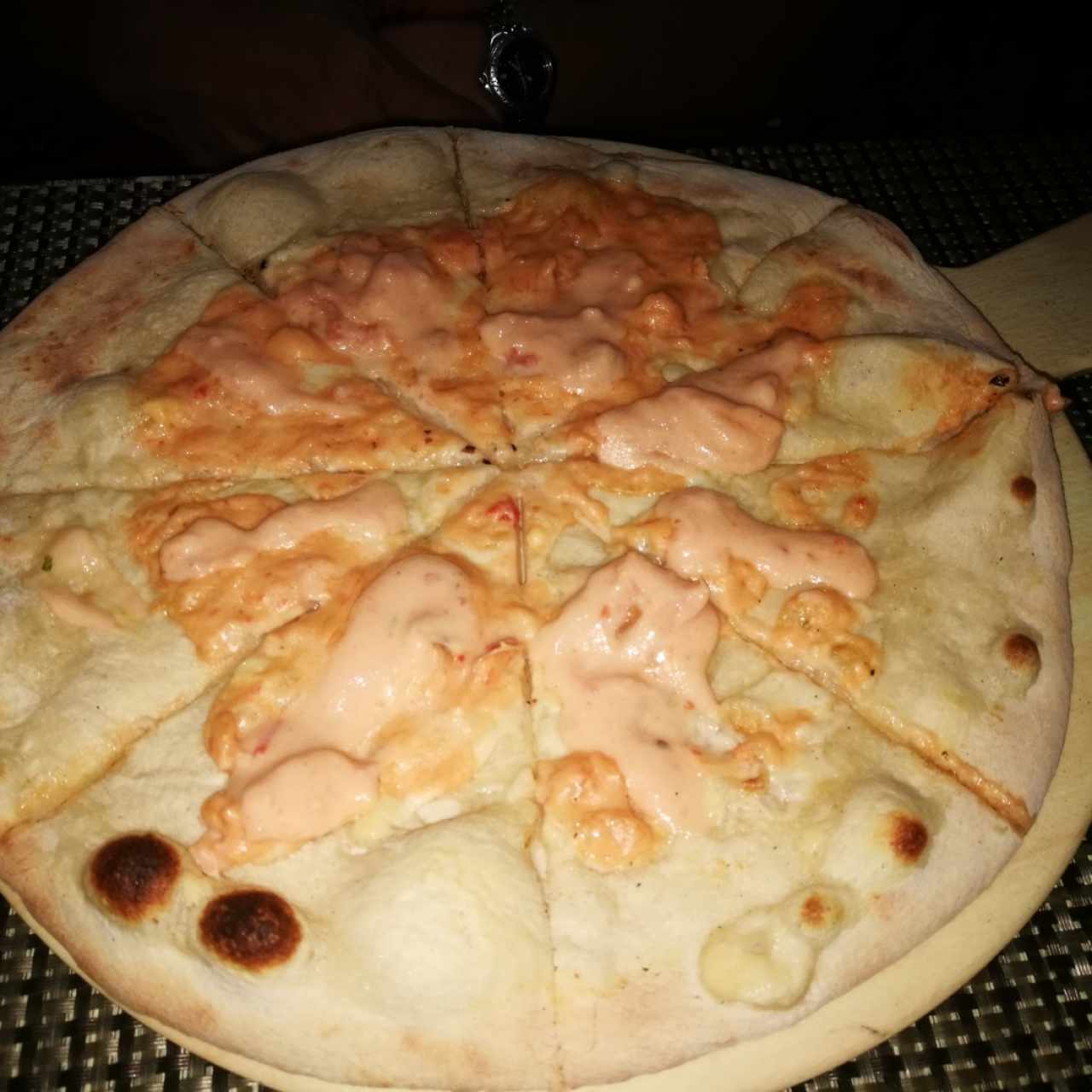 Pizza de salmón blanca