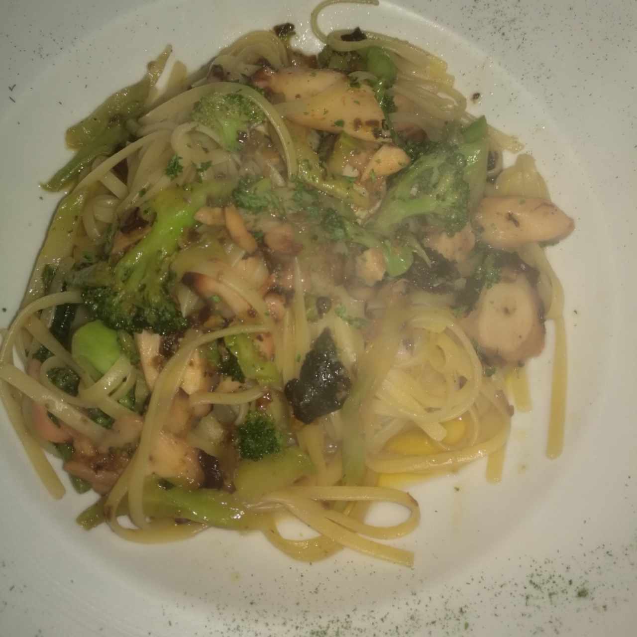 Linguini con Pulpo y Brócoli