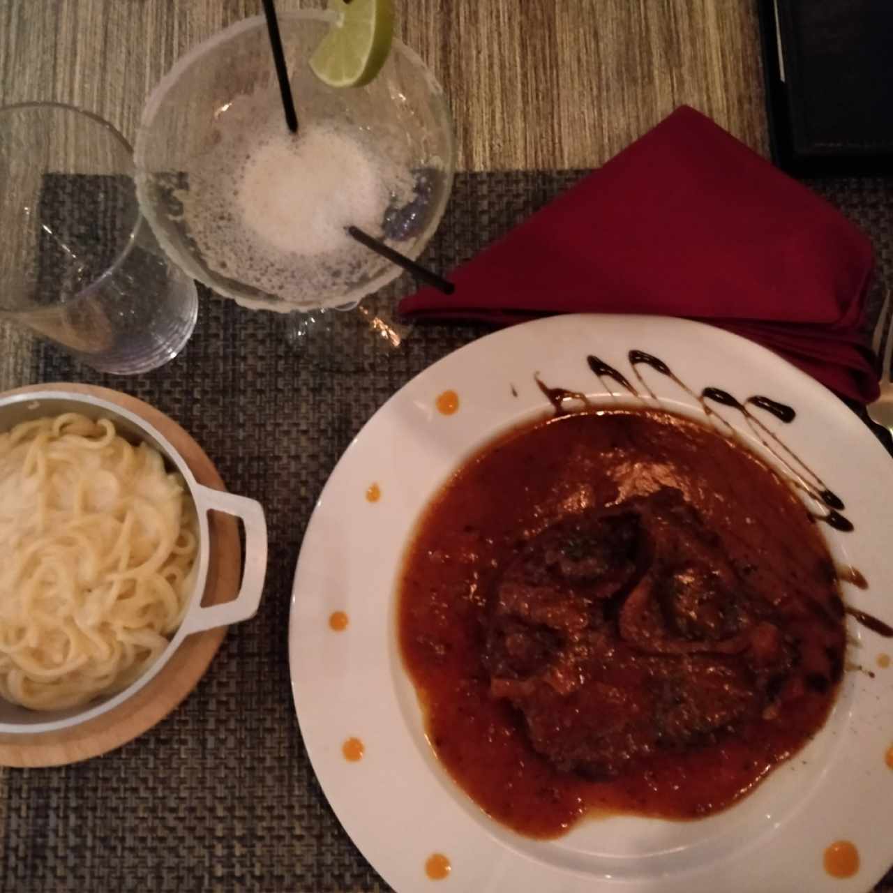 Ossobuco de Res con Linguini a la Crema