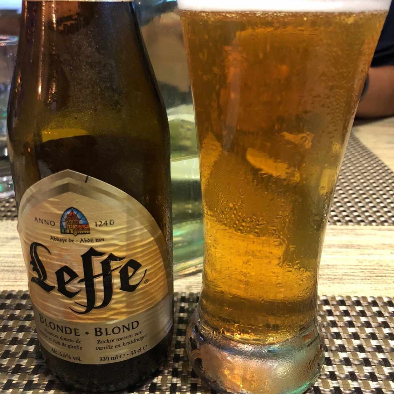 Cervezas Importadas - Leffe Blonde