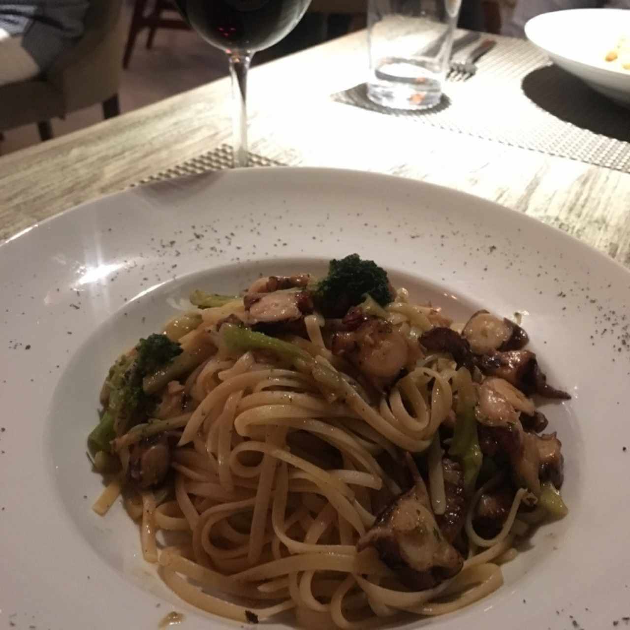 Linguini con Pulpo y Brócoli