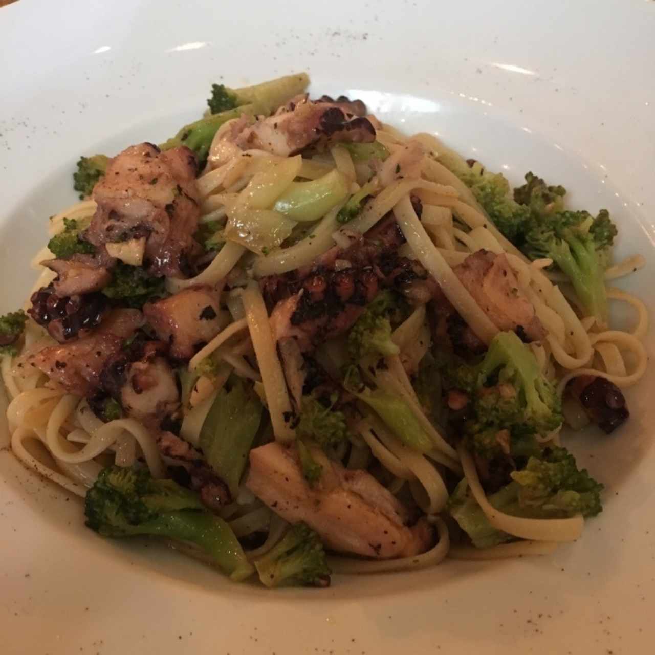 Linguini con Pulpo y Brócoli