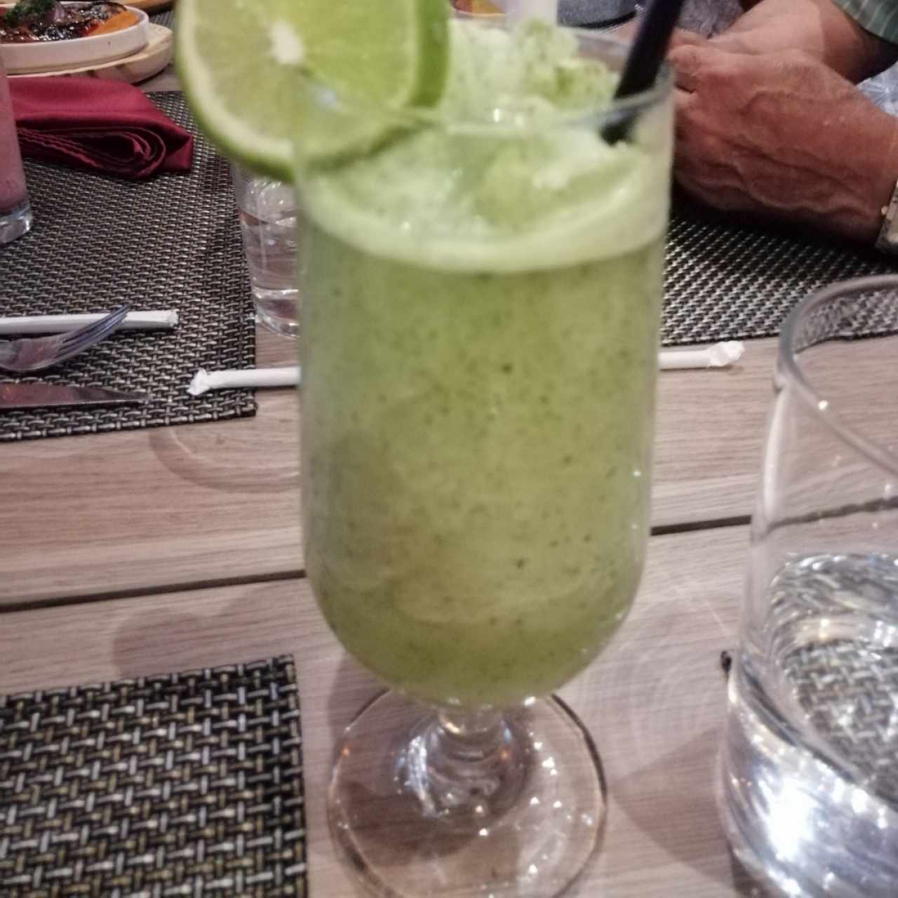 Limonada con hierba buena