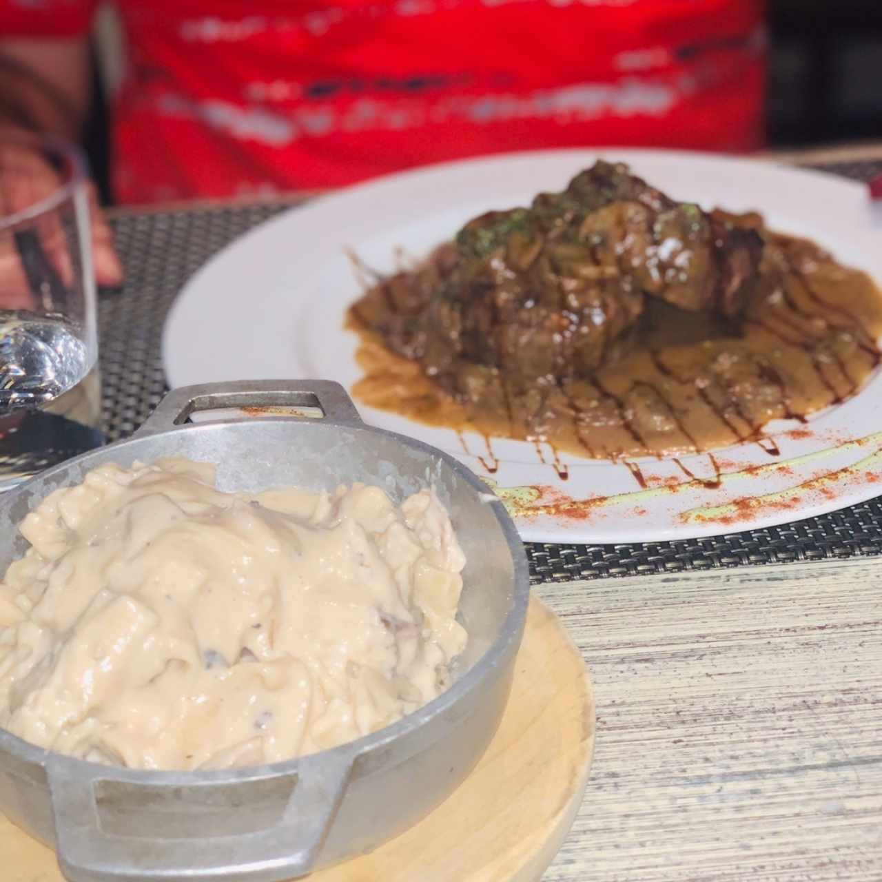 Strogonoff de Res con Pasta a la crema