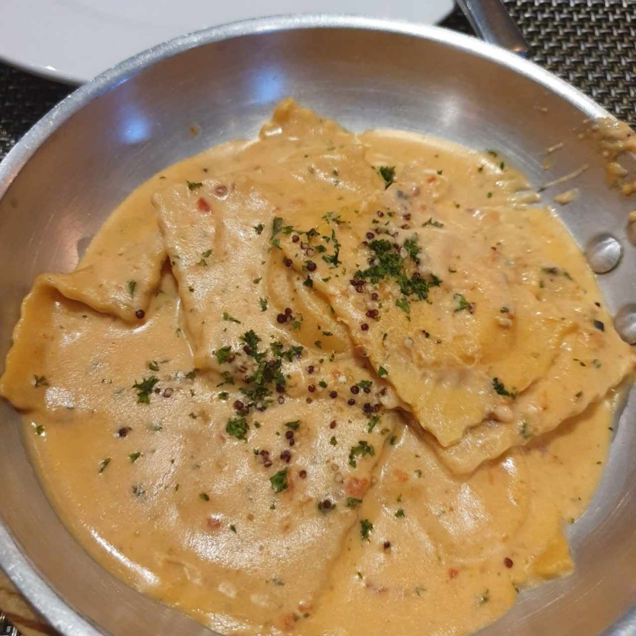 ravioli de salmon