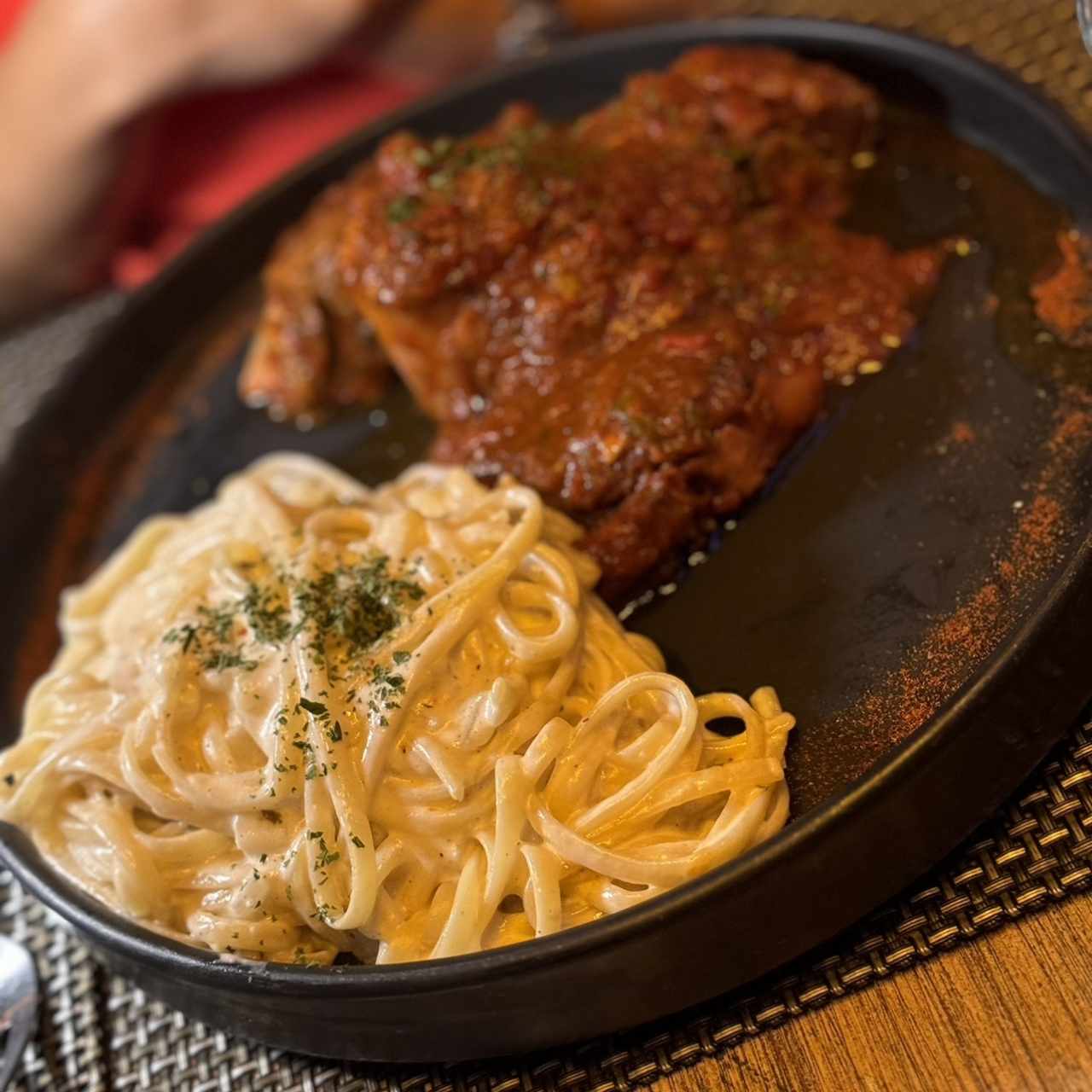 Ossobuco de Res con Linguinni a la Crema