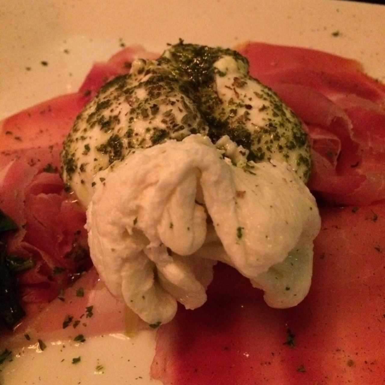 Ensaladas - Burrata Strega