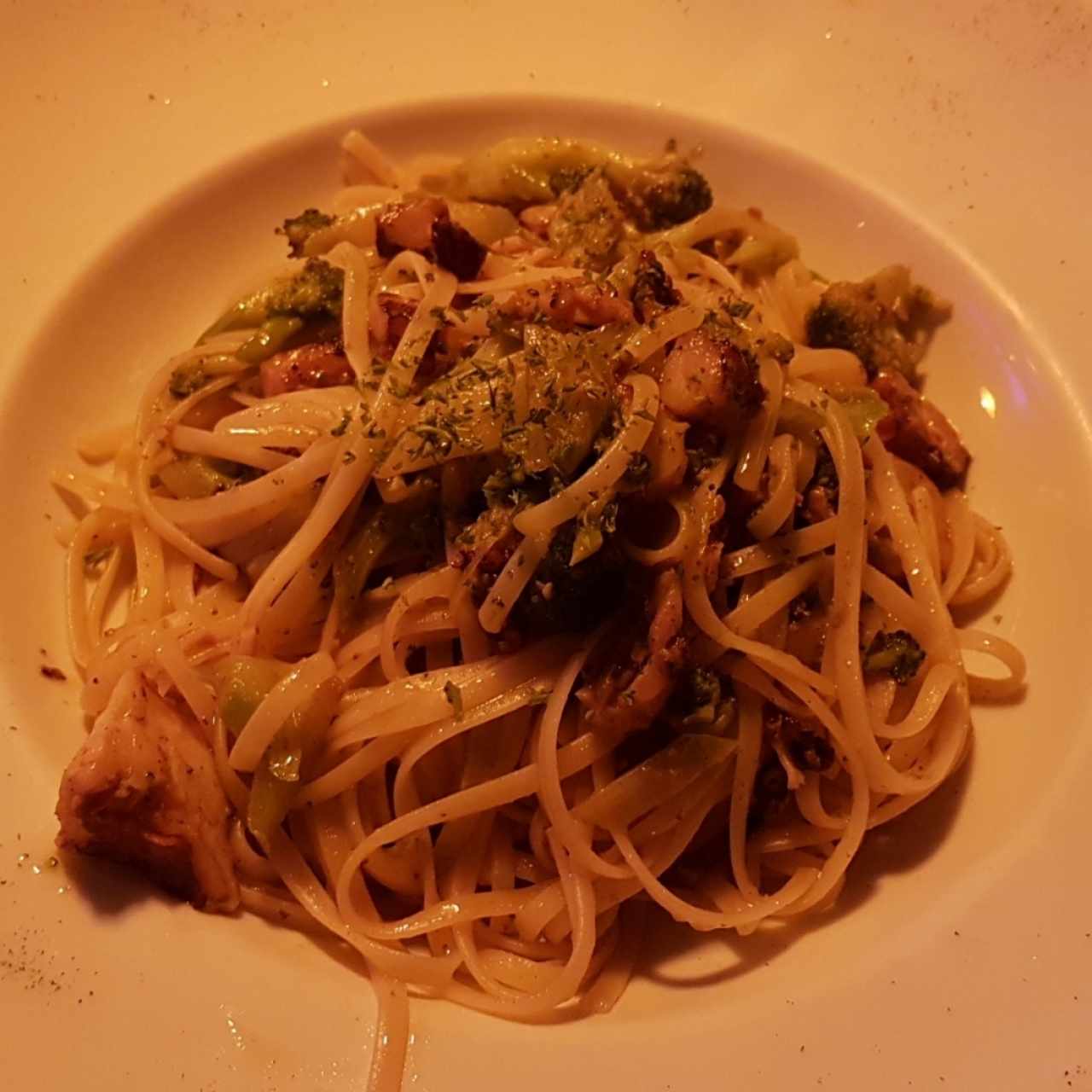 Linguini con Pulpo y Brócoli