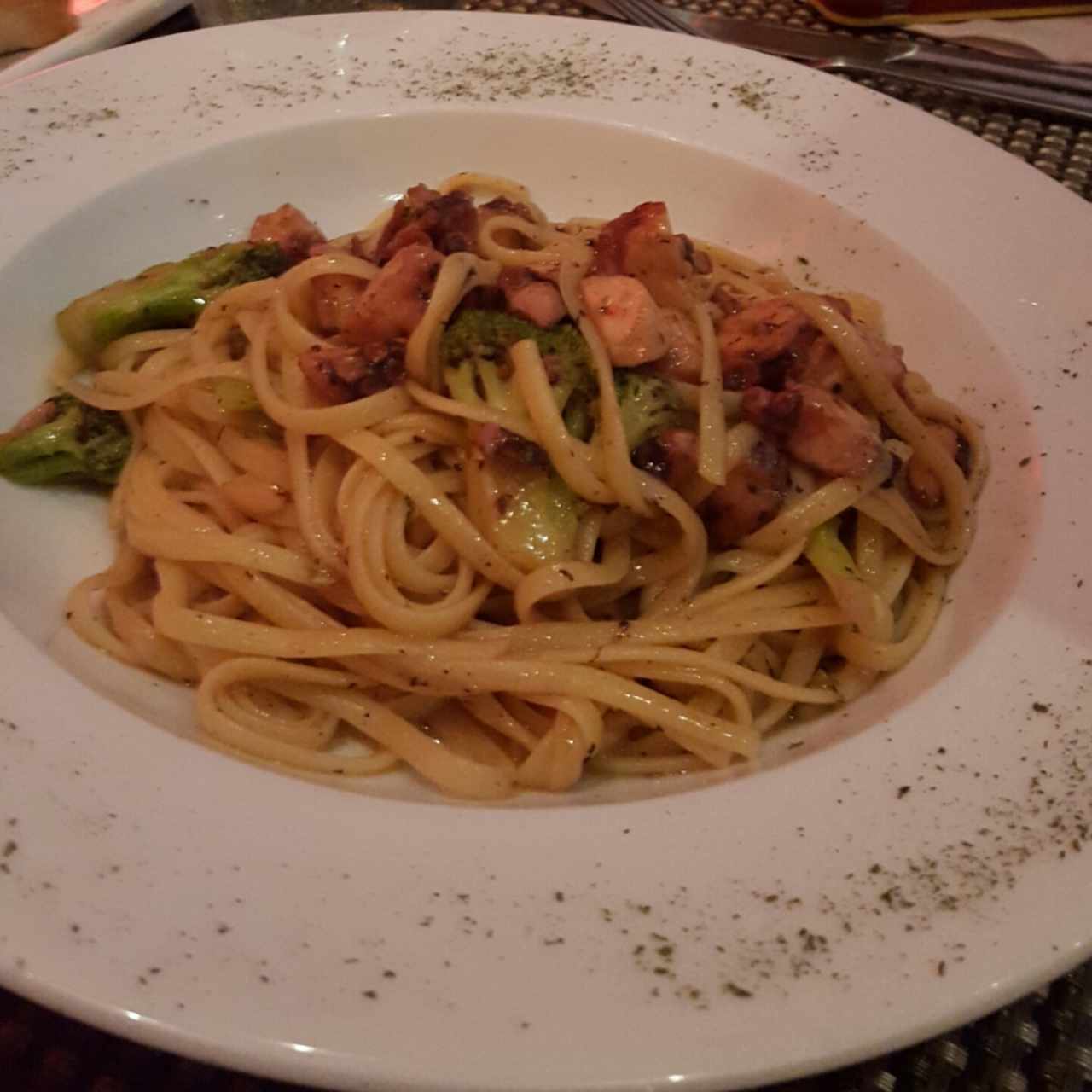 Linguini con Pulpo y Brócoli