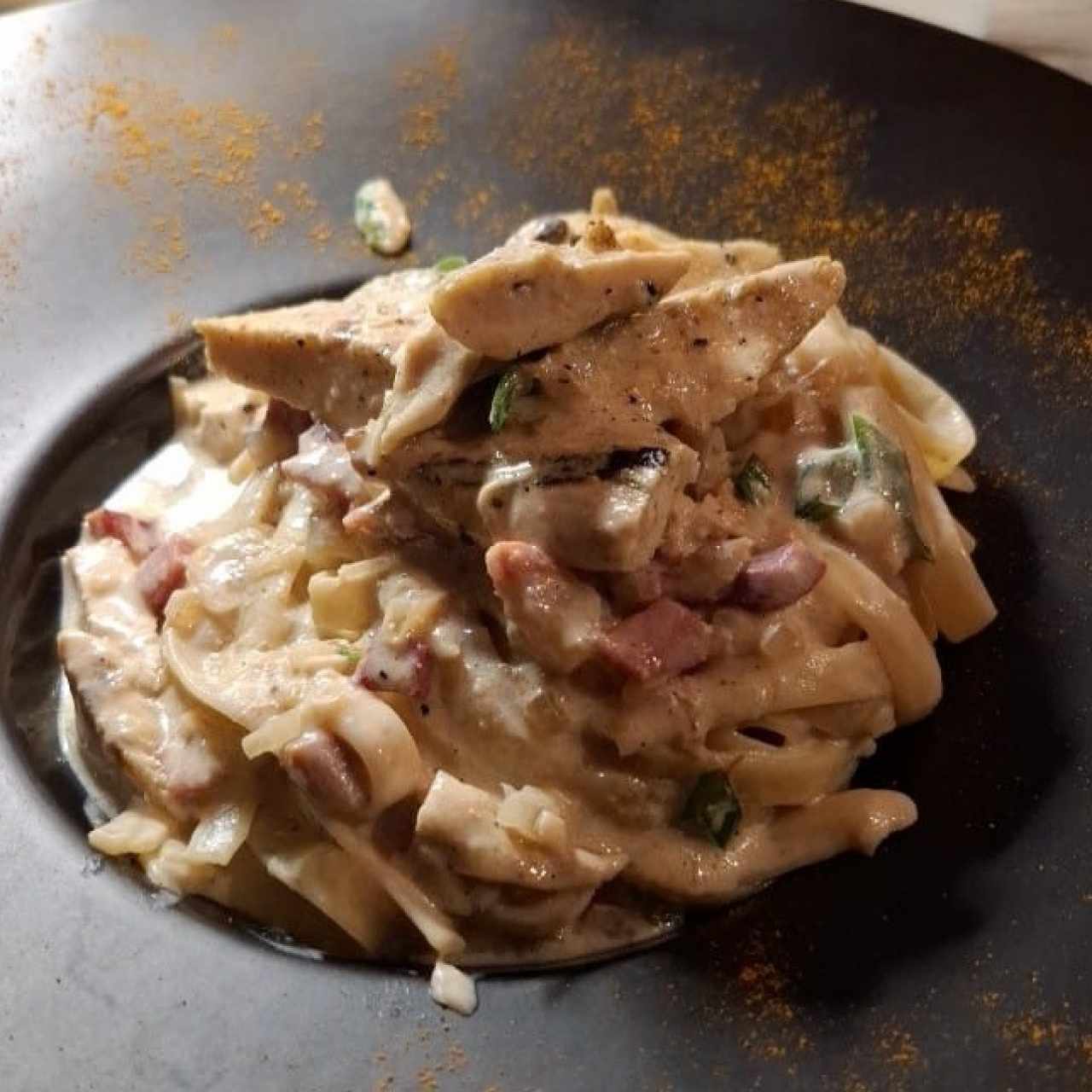 PASTAS - Fettucini Strega + pollo