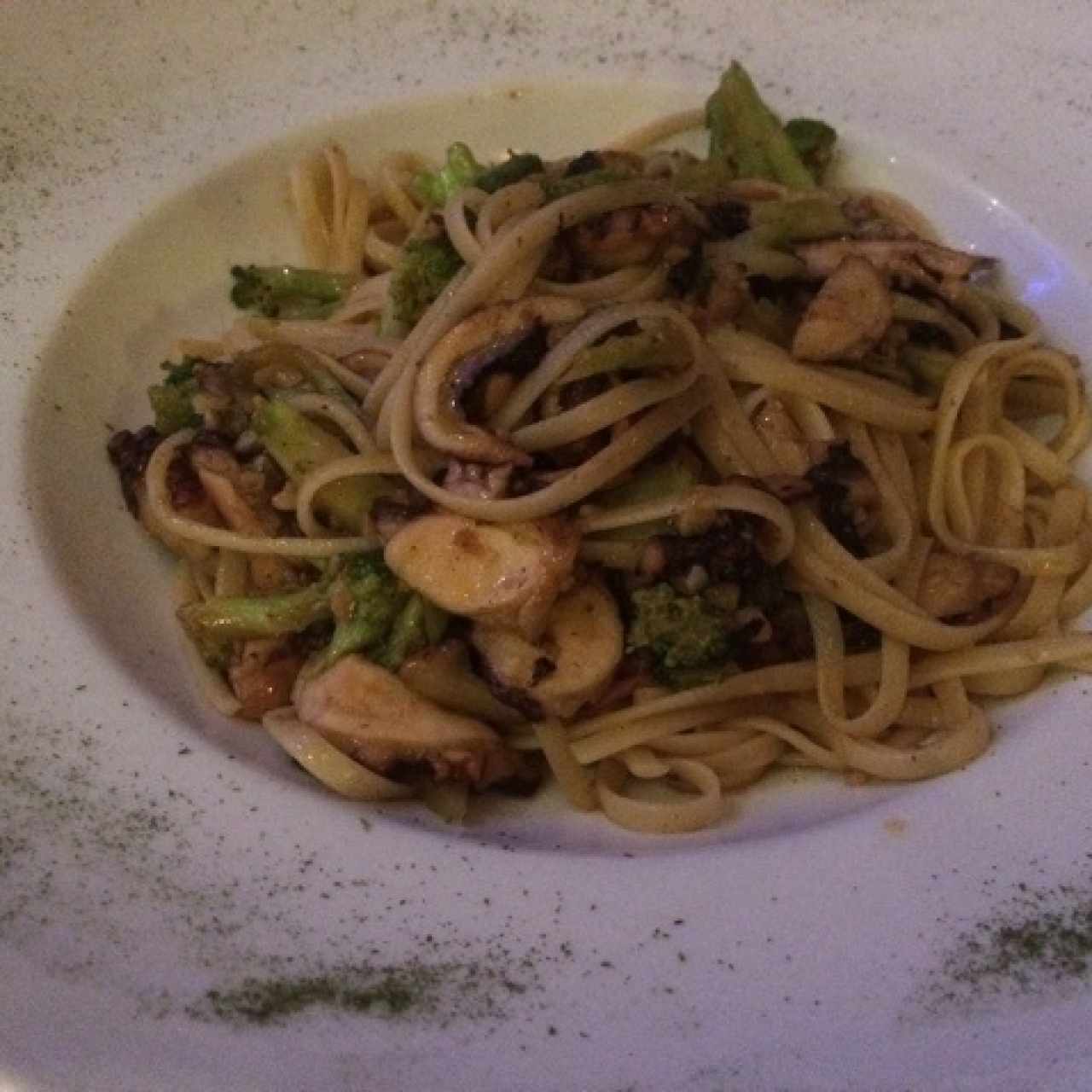 Linguini con Pulpo y Brócoli