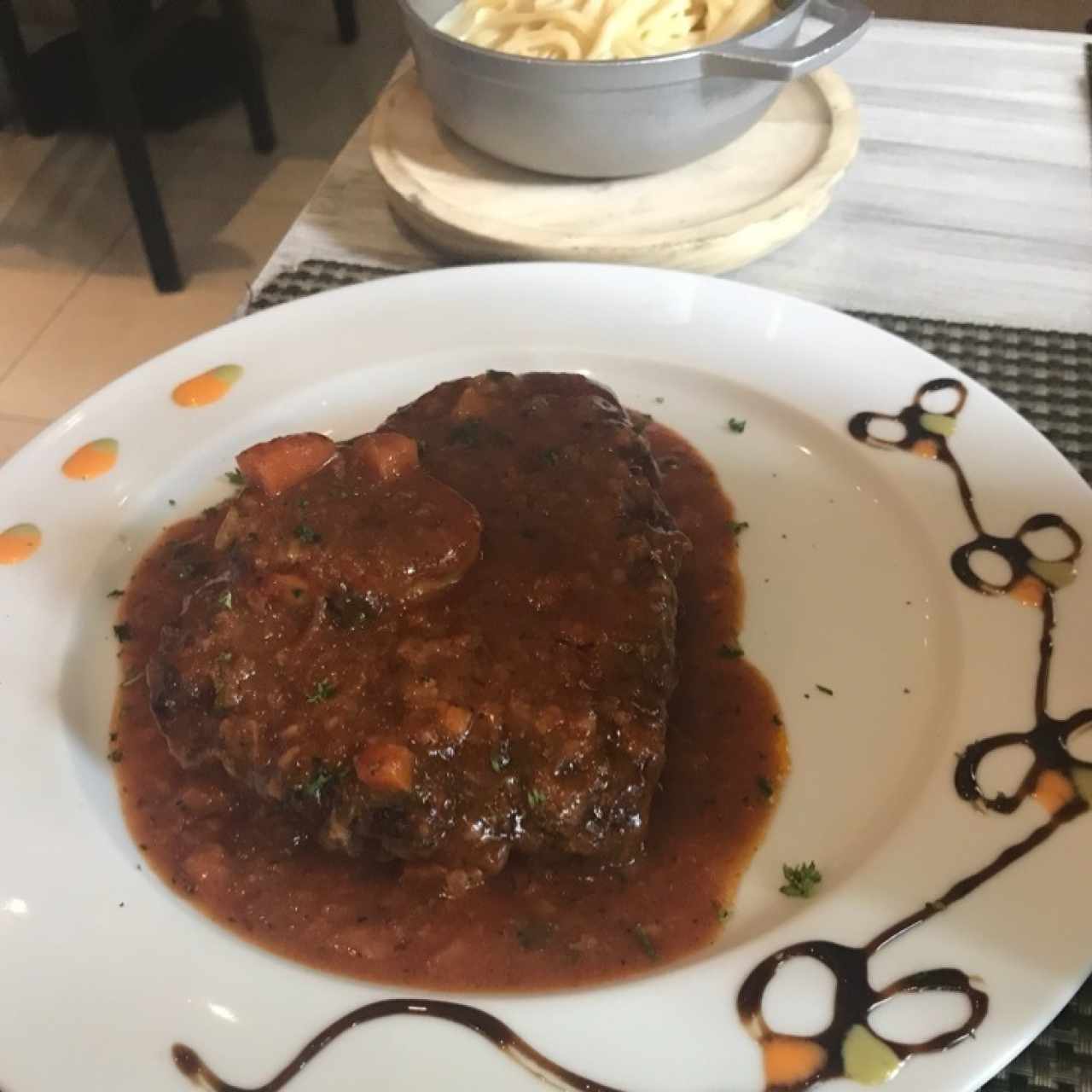 Ossobuco de Res con Linguini a la Crema