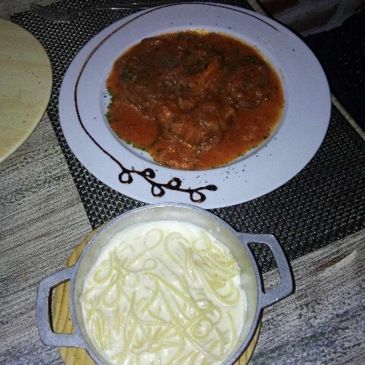 Plato Fuerte - Osso Bucco con Linguini a la Crema