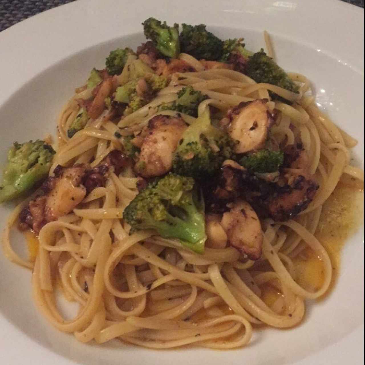 Linguini con Pulpo y Brócoli