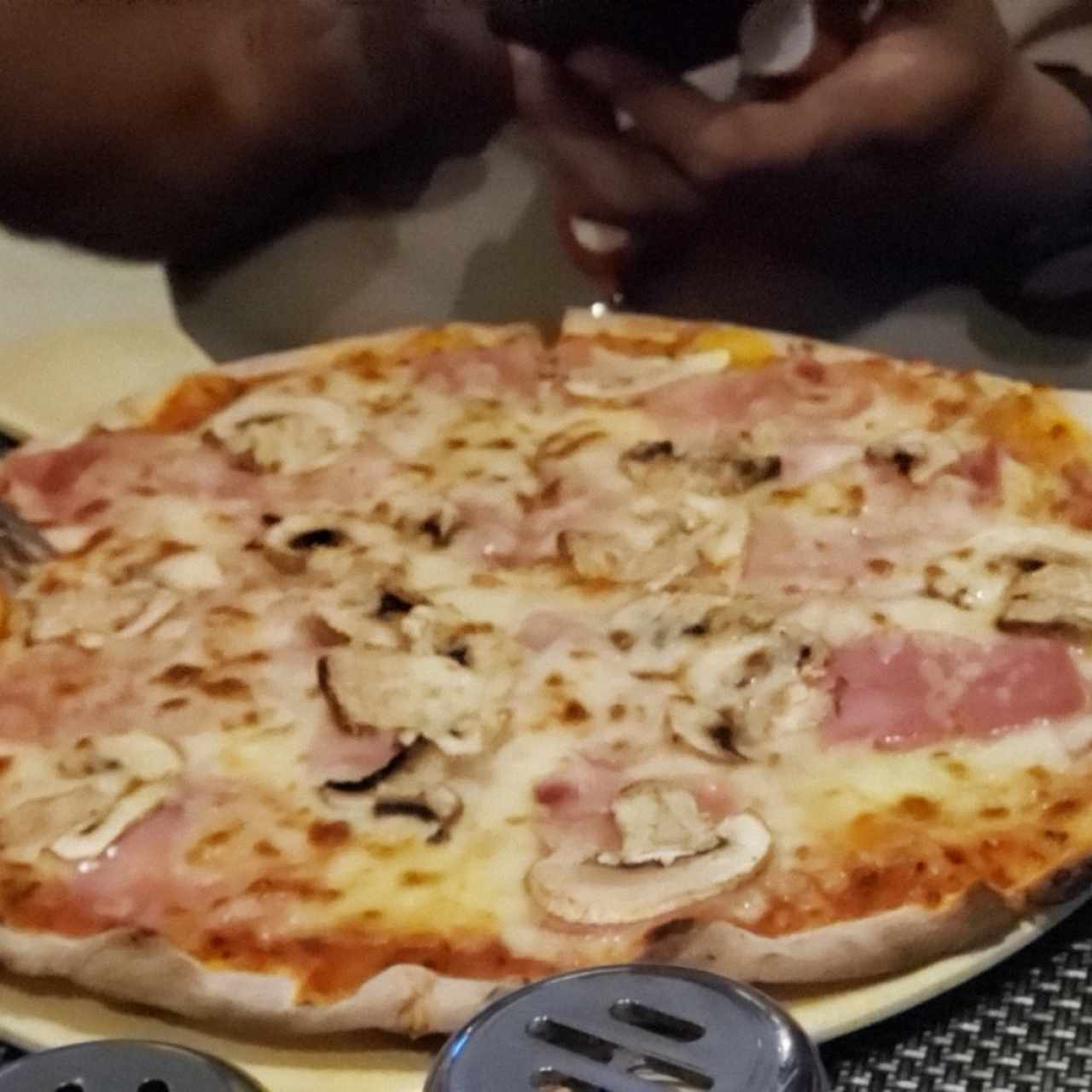 pizza hongos y jamón 