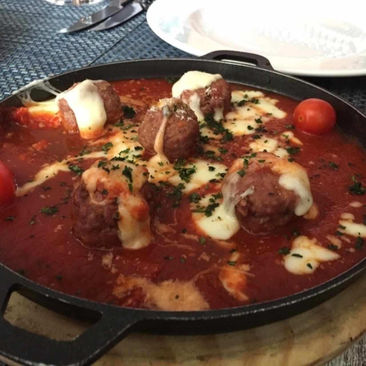 Albondigas de res y cerdo