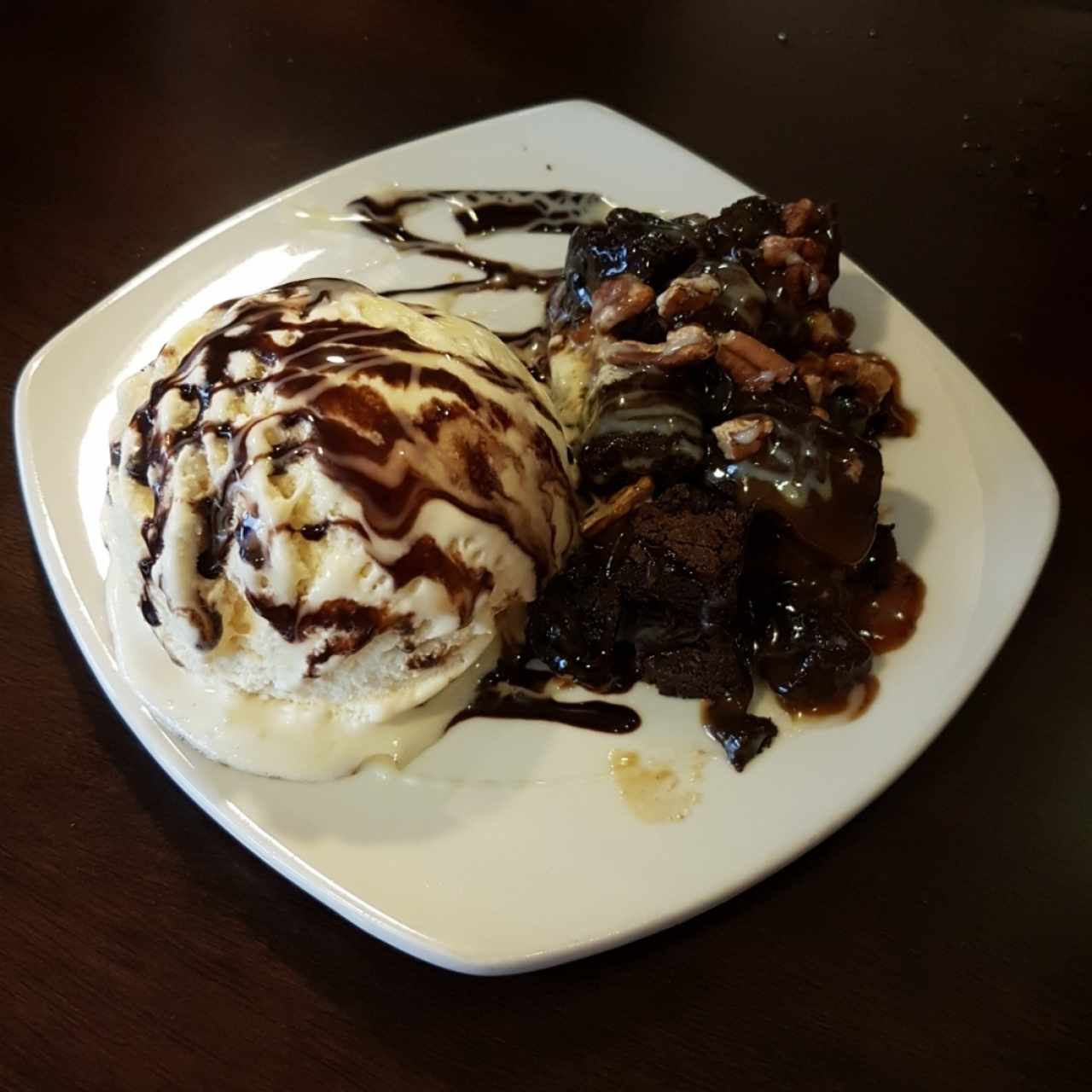 Antojitos - Brownie con helado