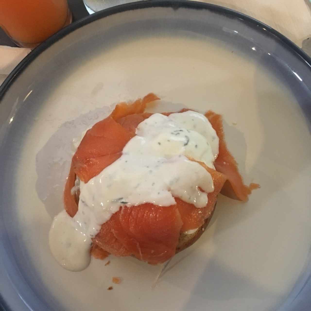 brioche con salmon