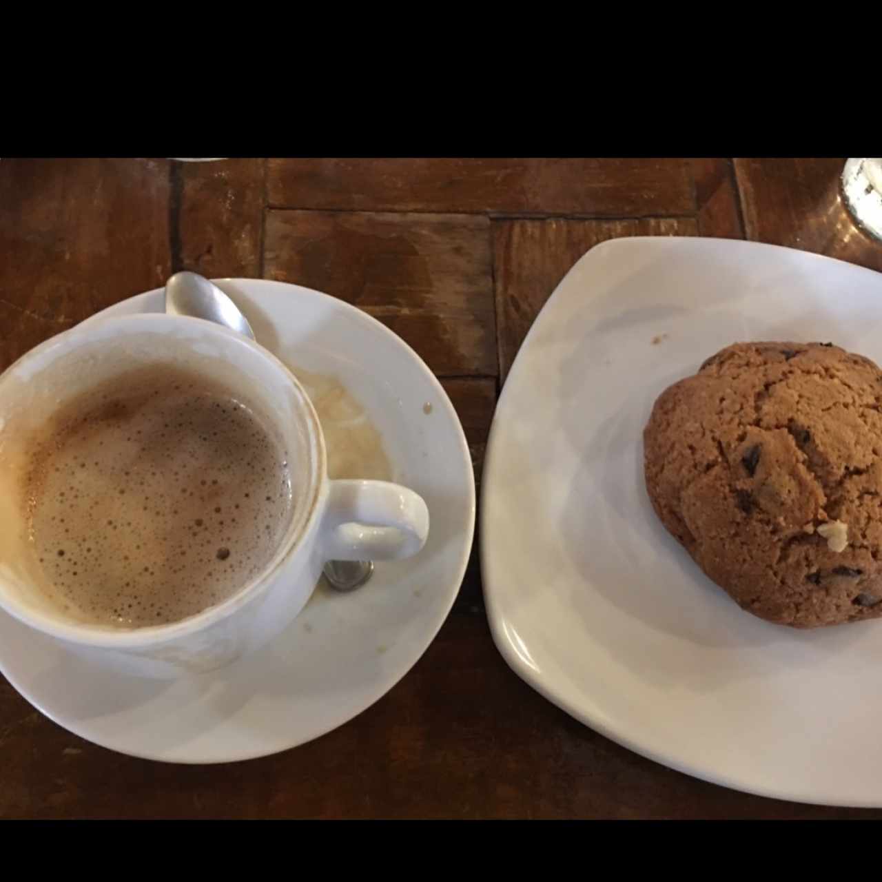 Almond milk Cappuccino + Cookies 