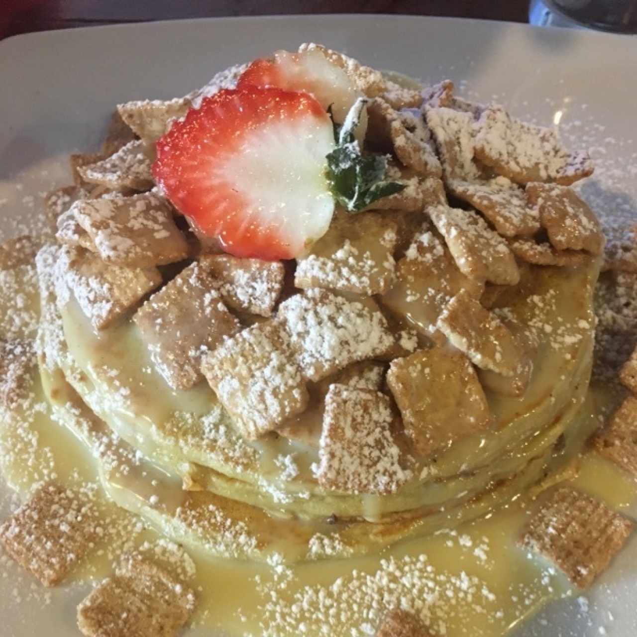 pancakes, cini minies y leche condensada