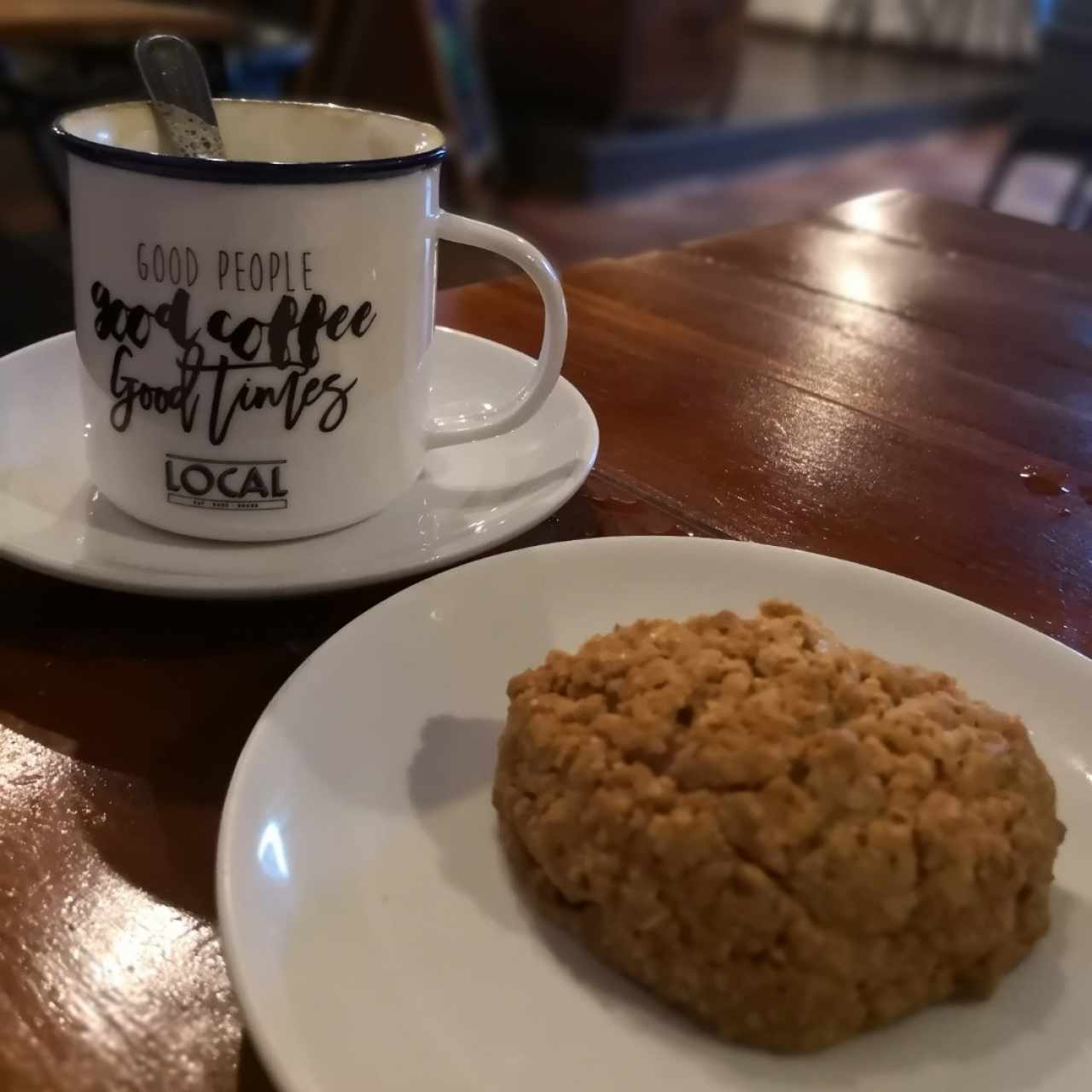 galleta de avena con blueberry y cappuchino