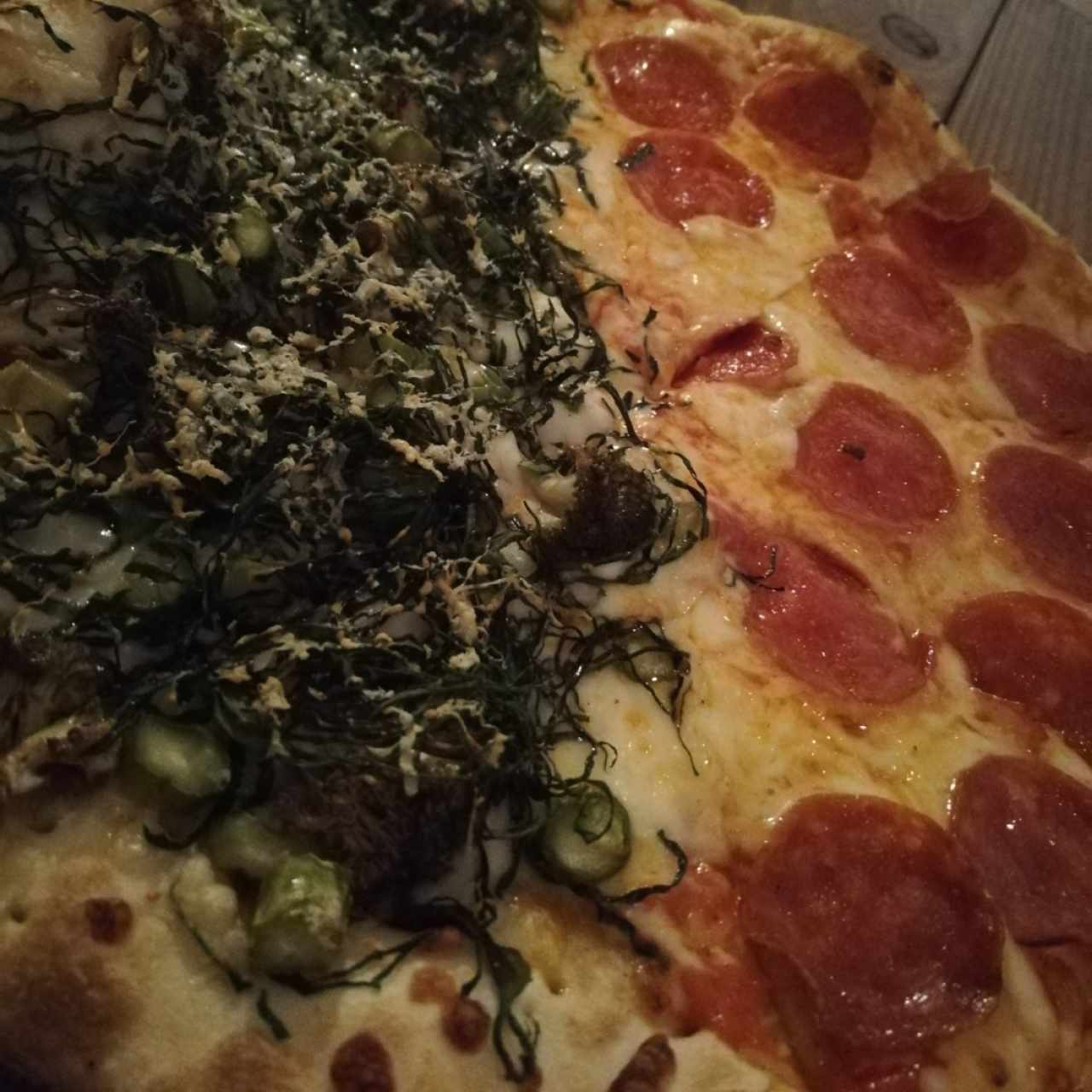 pizza mitad verde mitad peperoni