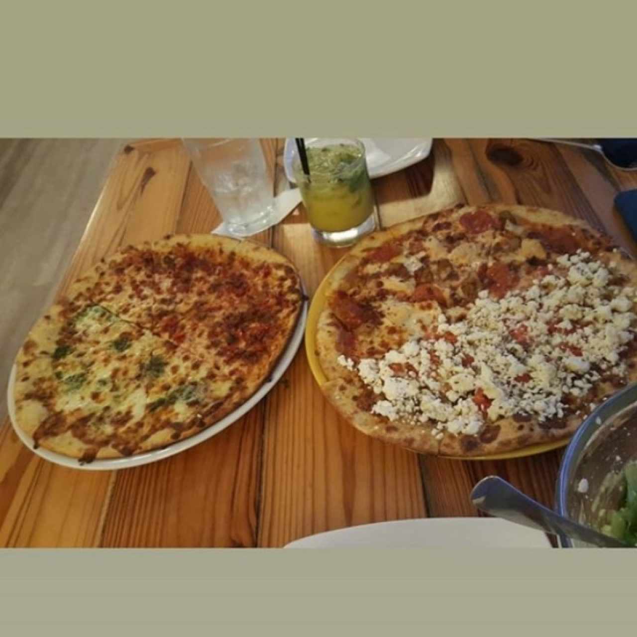 Mojito de Maracuya y Pizza 4 sabores