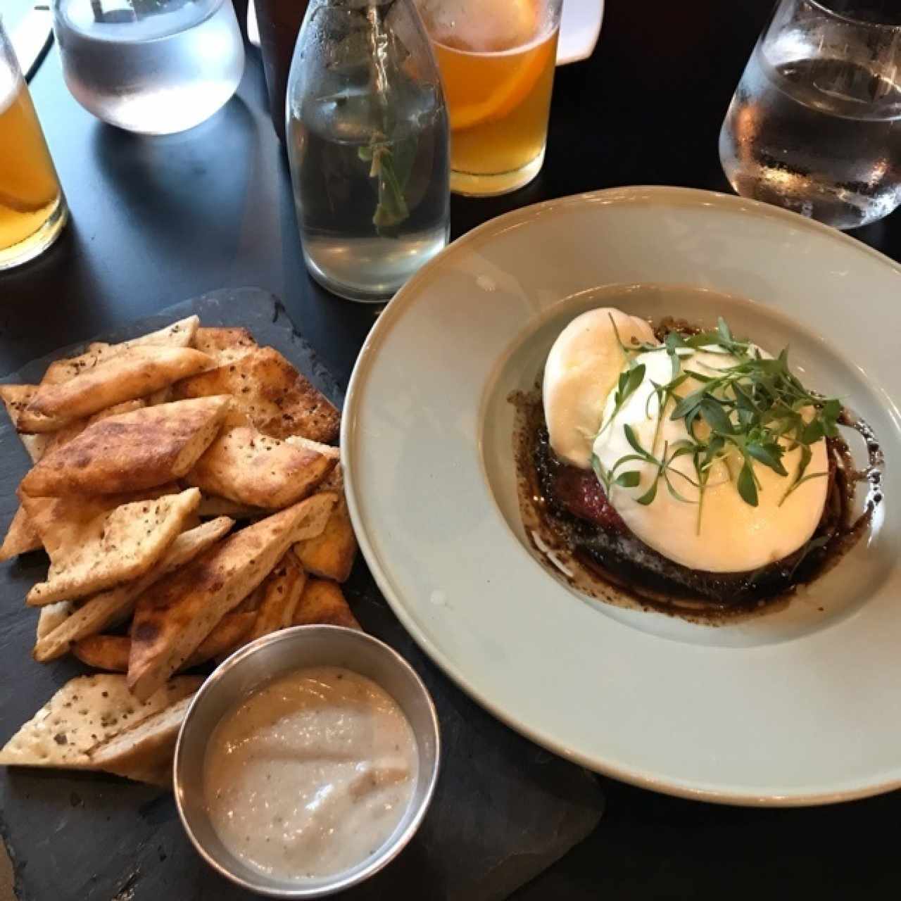 Burrata y tomate rostizados