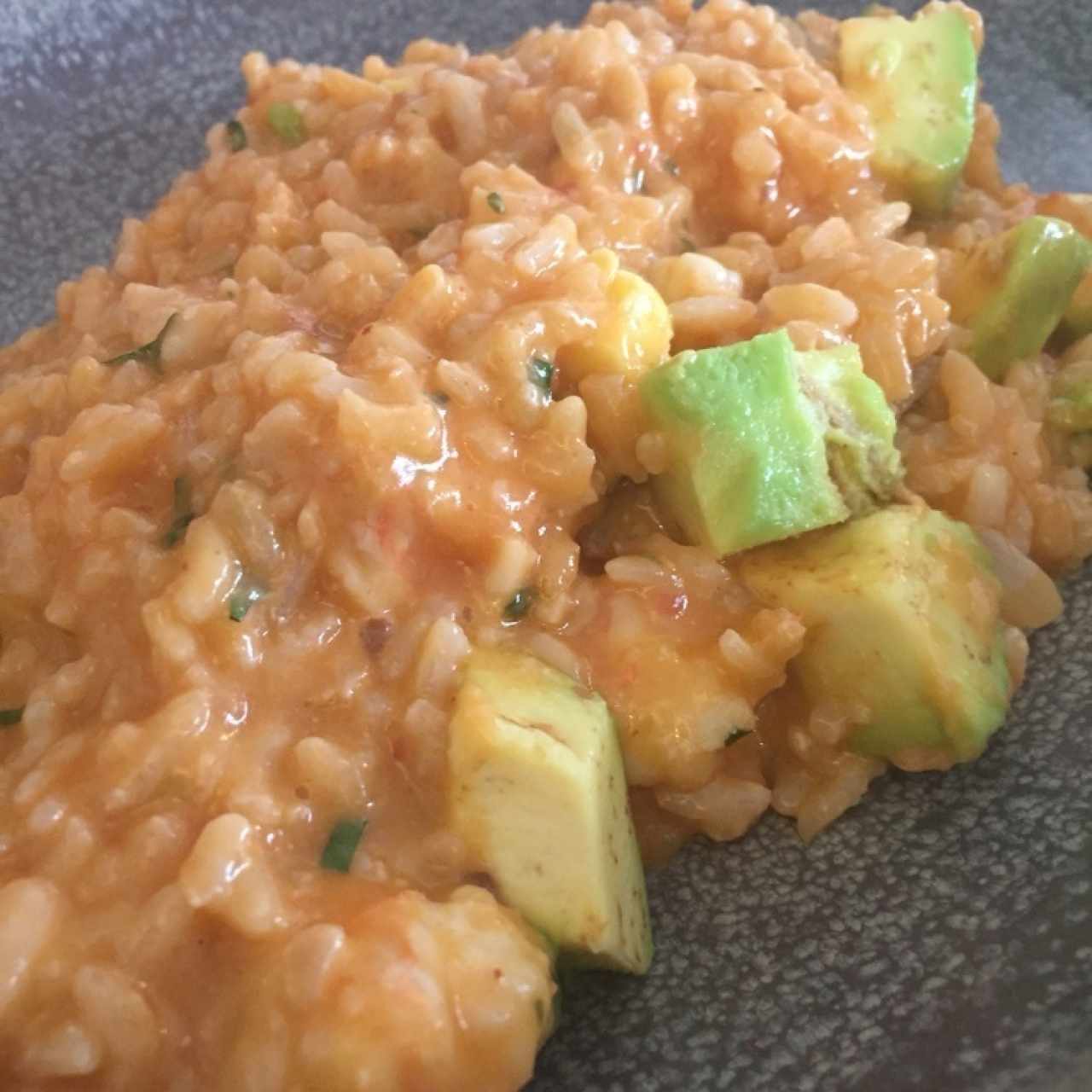 rissotto de camarones y aguacate 