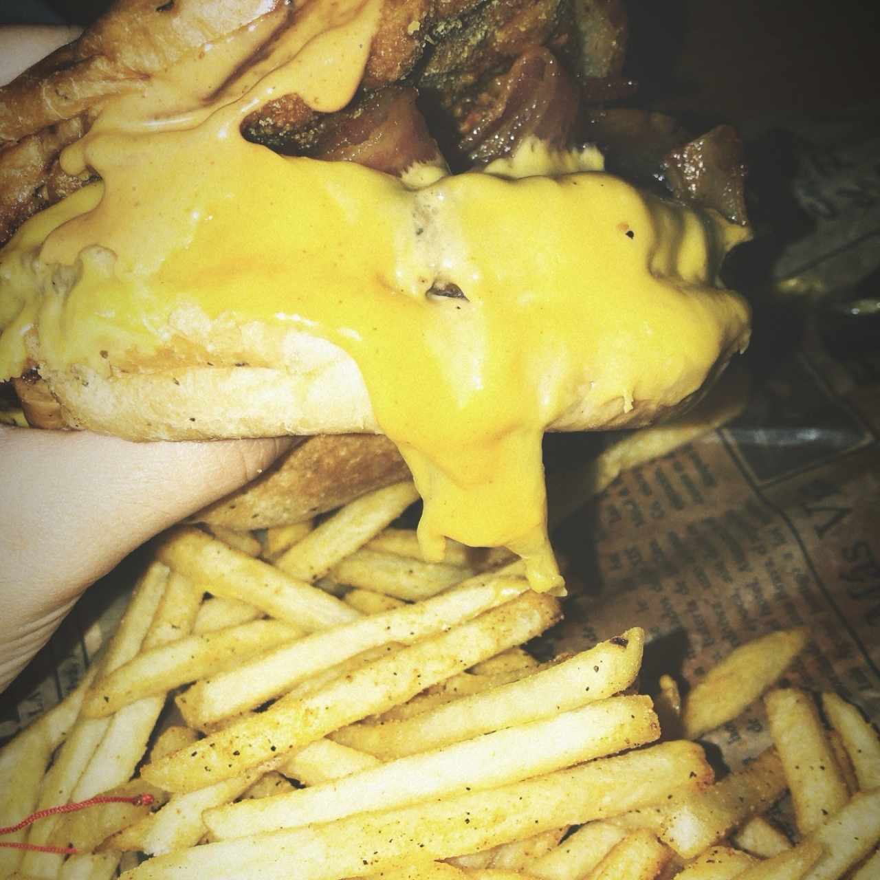 Oh Cheeseses🤤🍔🧀