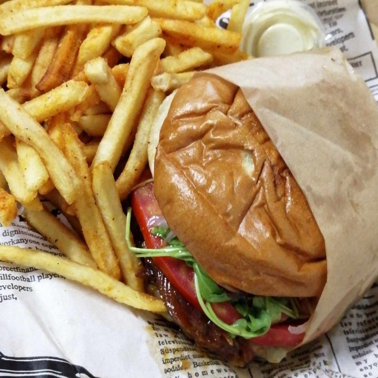LA 44. Perdí la cuenta de cuantas burguers probé en esta pandemia pero lo que sí se es que la mejor de todo Panamá son las de Esa Flaca Rica, la que pidas te va a encantar y dejar adicto como a mí 😋🍔💘